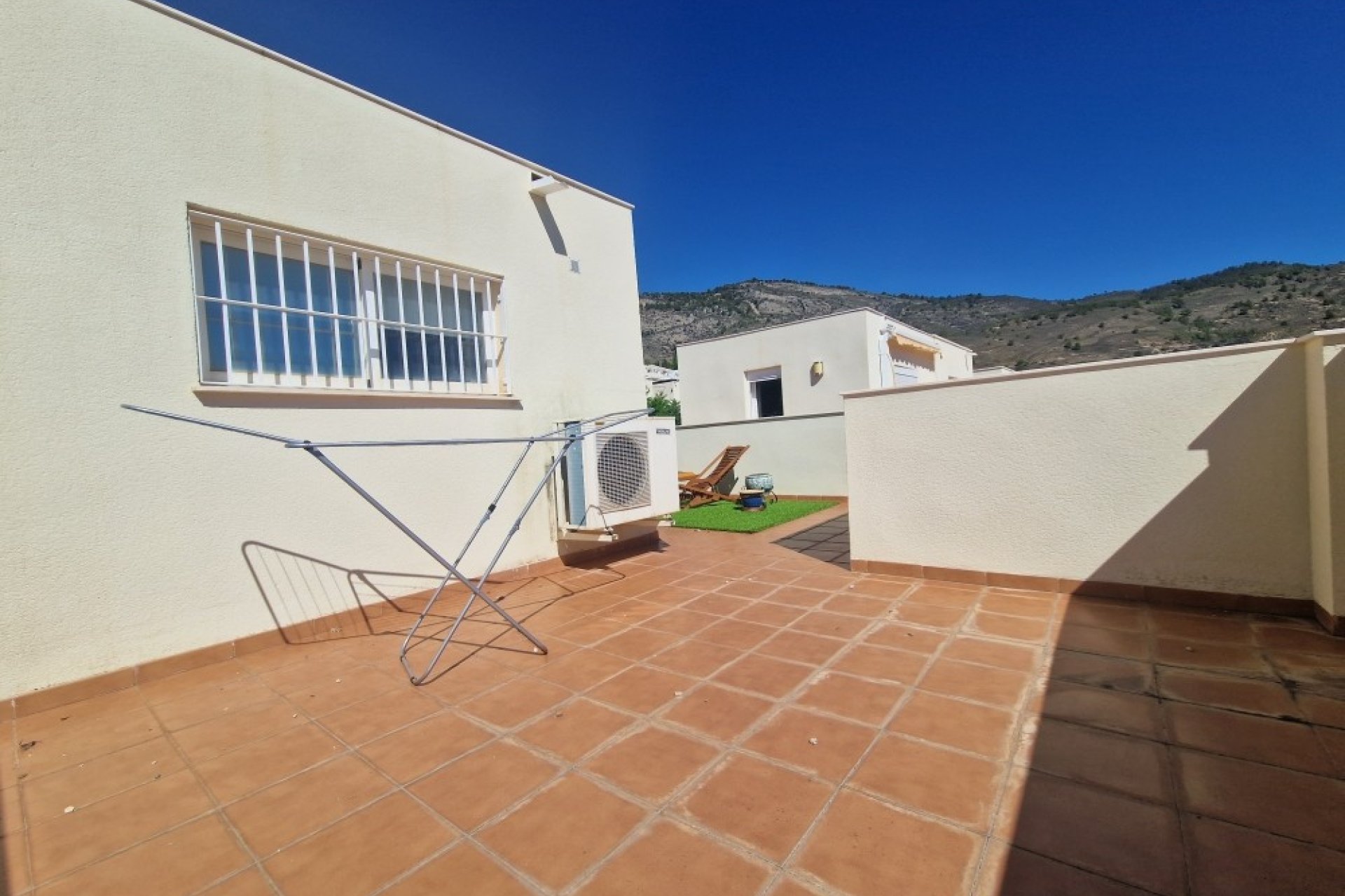 Segunda mano - Semi Detached -
Relleu - Inland