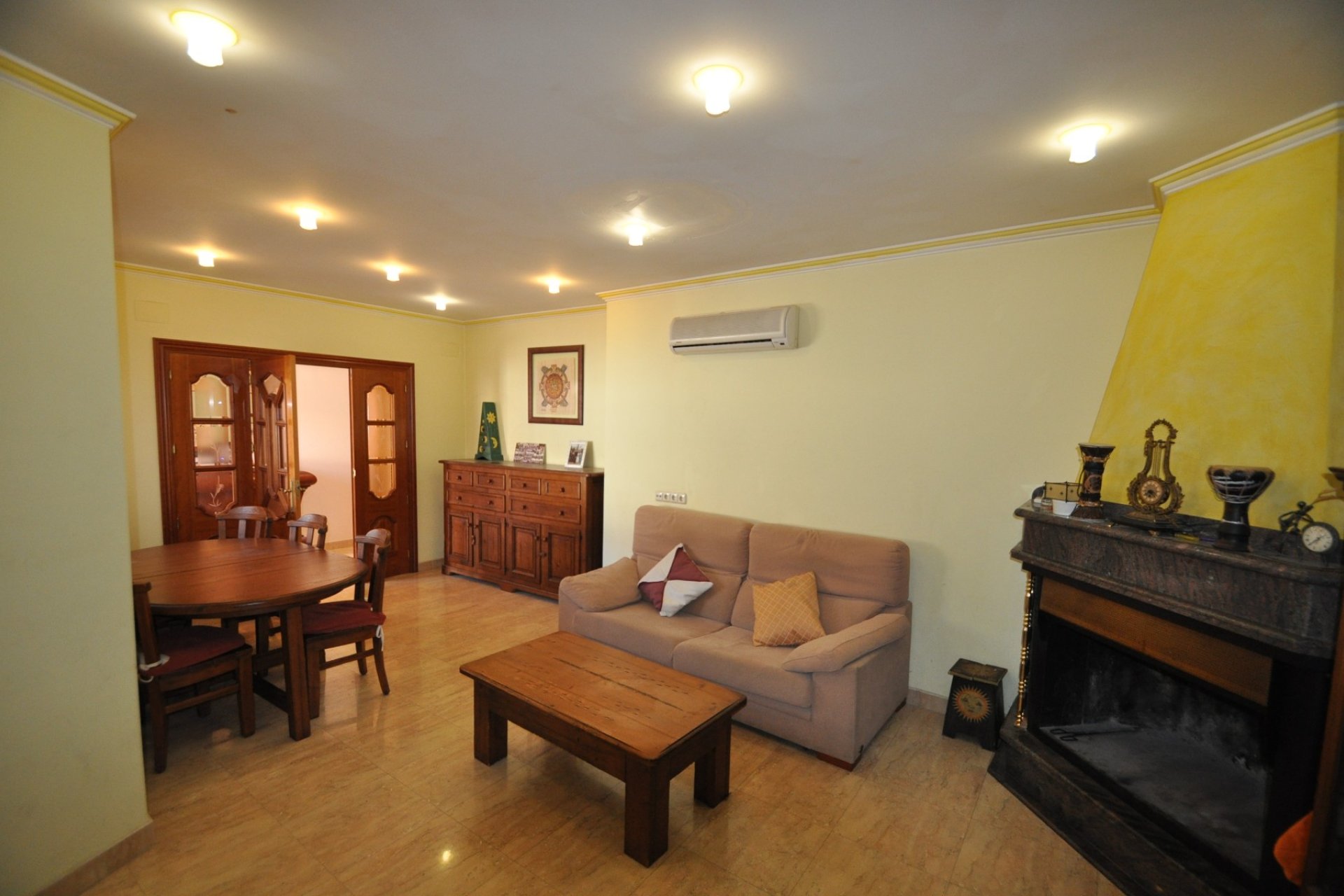 Segunda mano - Town House -
Algueña - Inland