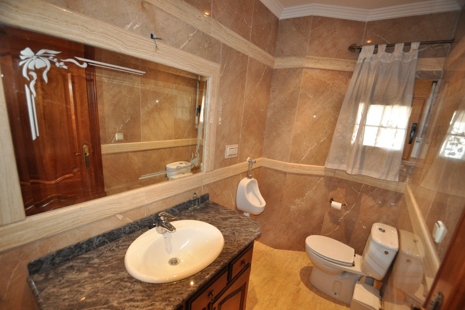 Segunda mano - Town House -
Algueña - Inland