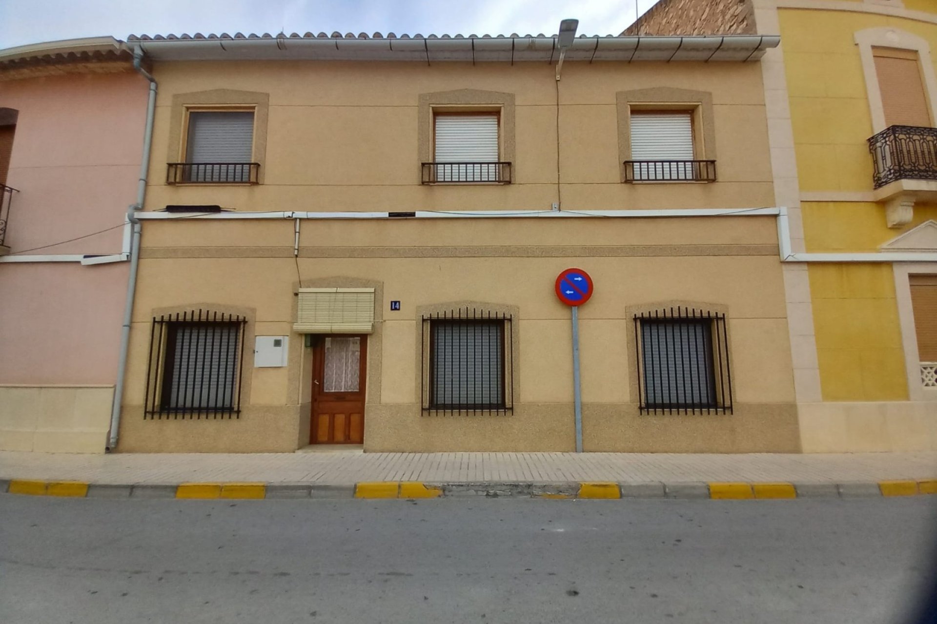 Segunda mano - Town House -
Algueña - Inland