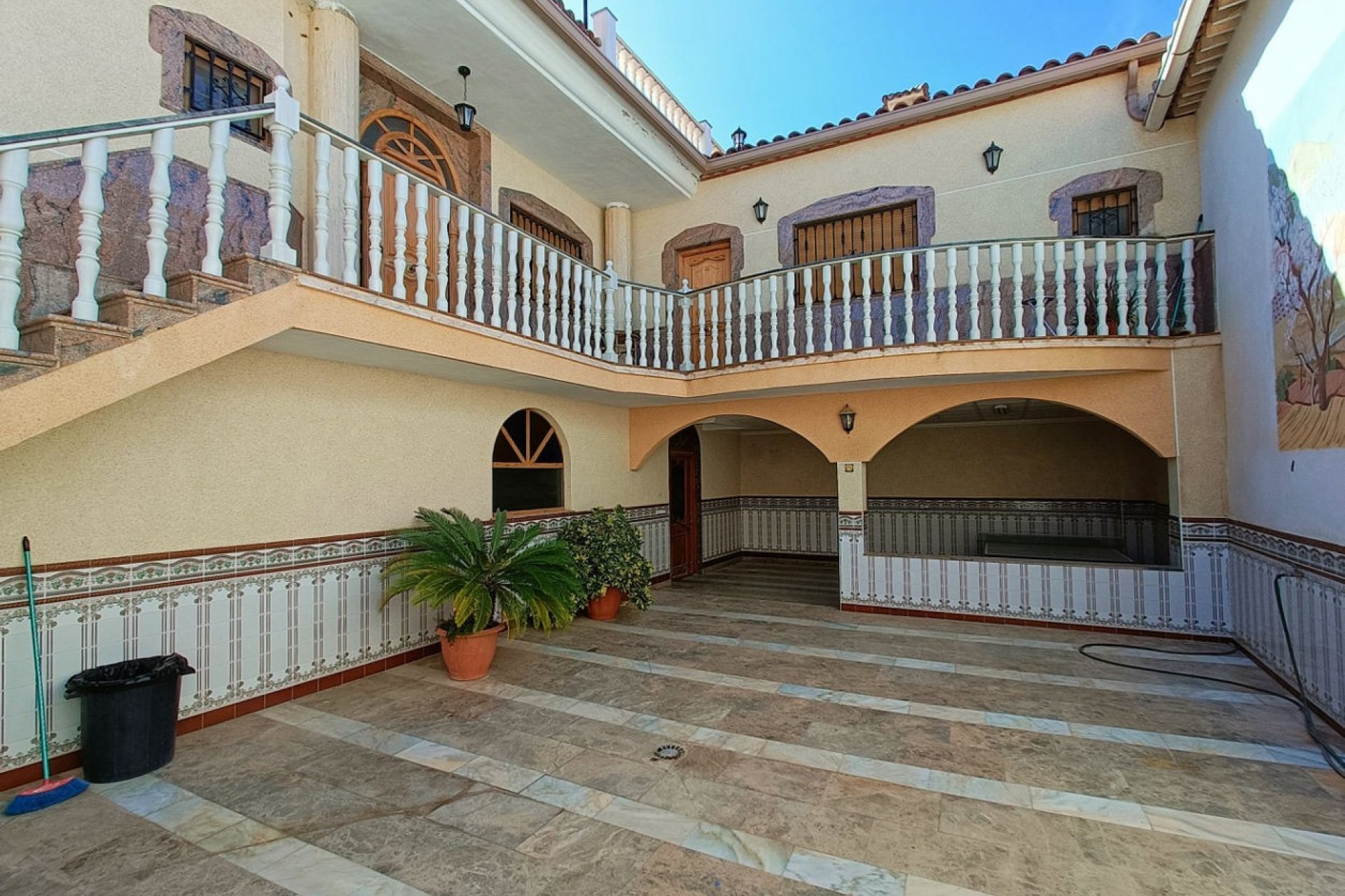 Segunda mano - Town House -
Algueña - Inland