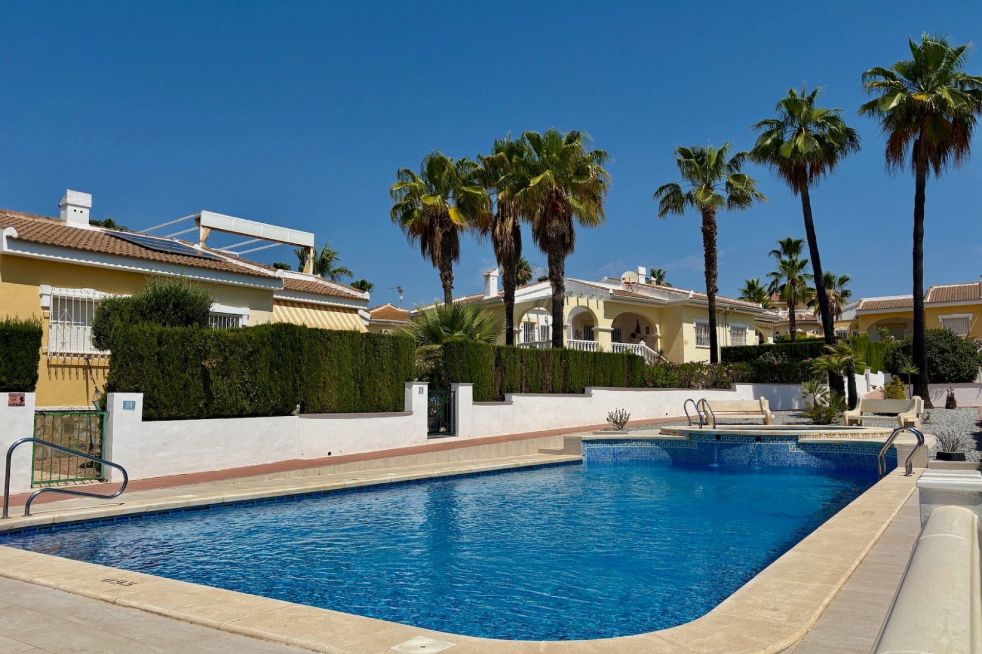 Segunda mano - Town House -
Ciudad Quesada - Costa Blanca