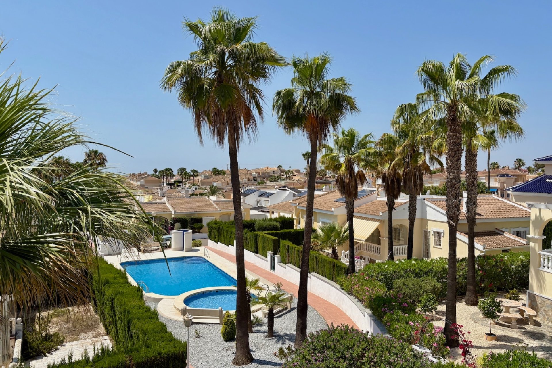 Segunda mano - Town House -
Ciudad Quesada - Costa Blanca