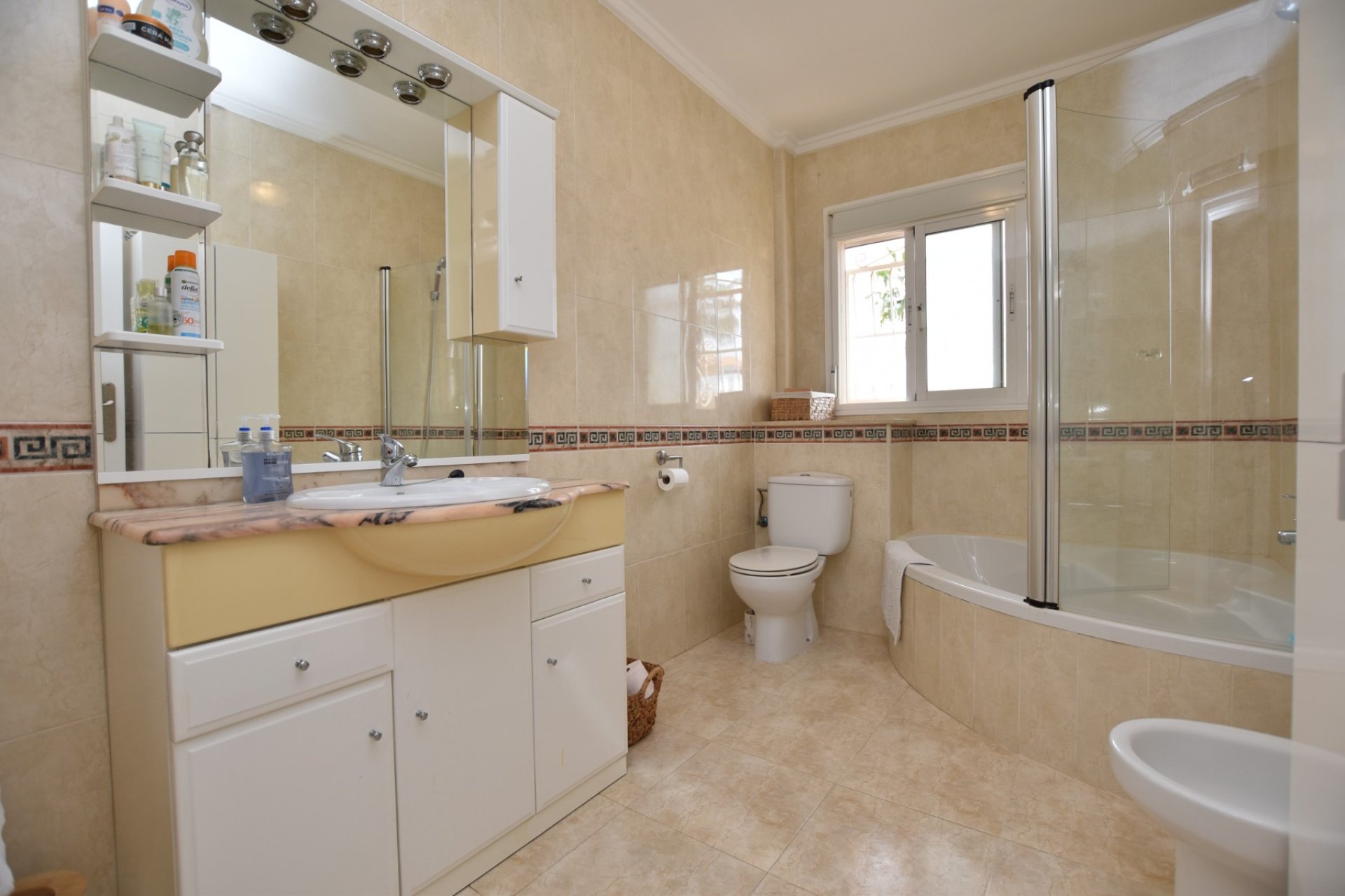 Segunda mano - Town House -
Ciudad Quesada - Costa Blanca