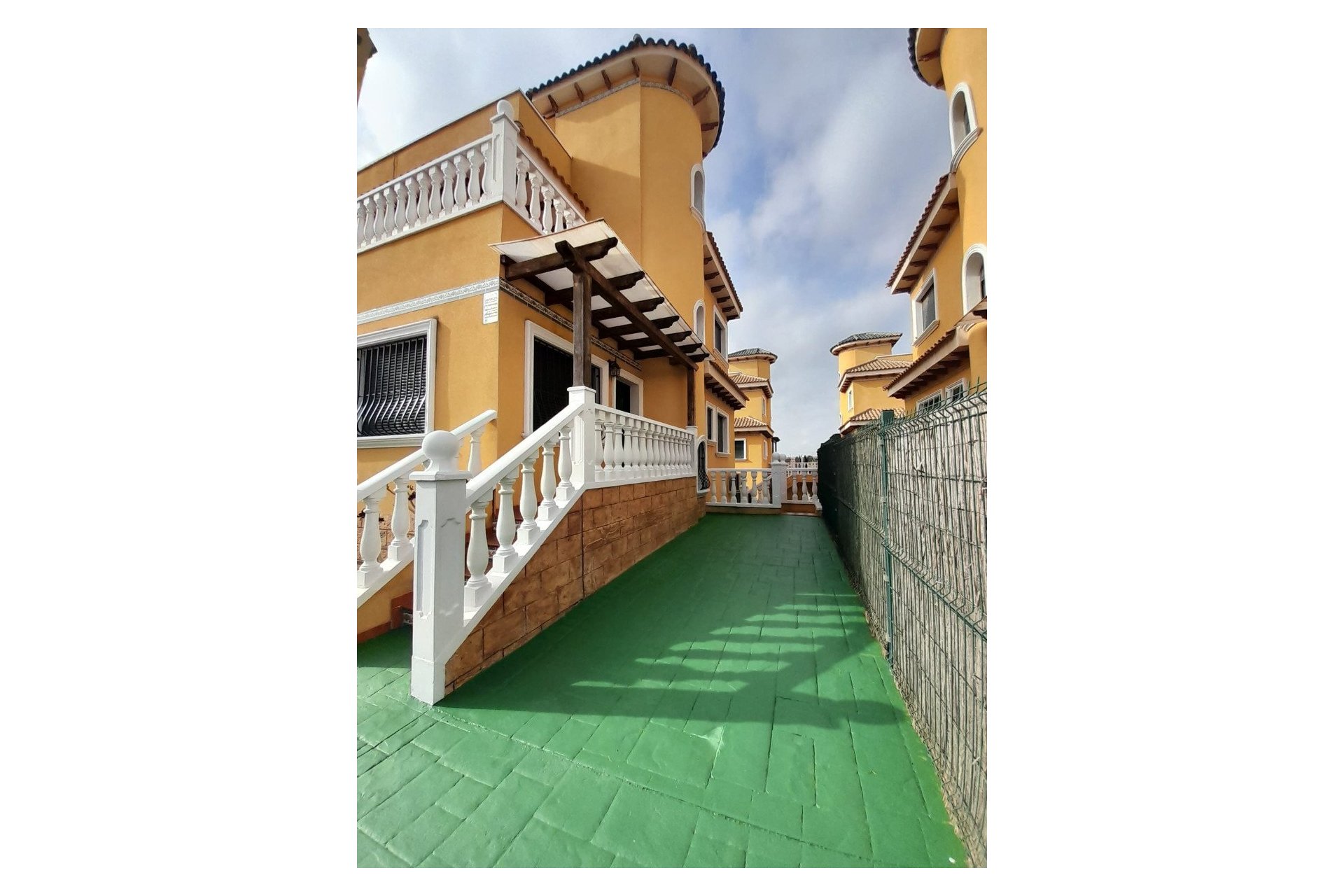 Segunda mano - Town House -
Ciudad Quesada - Costa Blanca