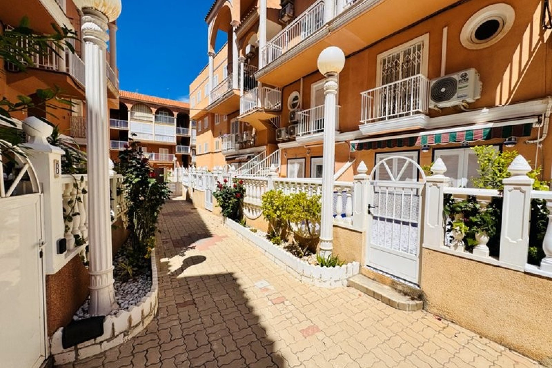 Segunda mano - Town House -
La Mata - Costa Blanca