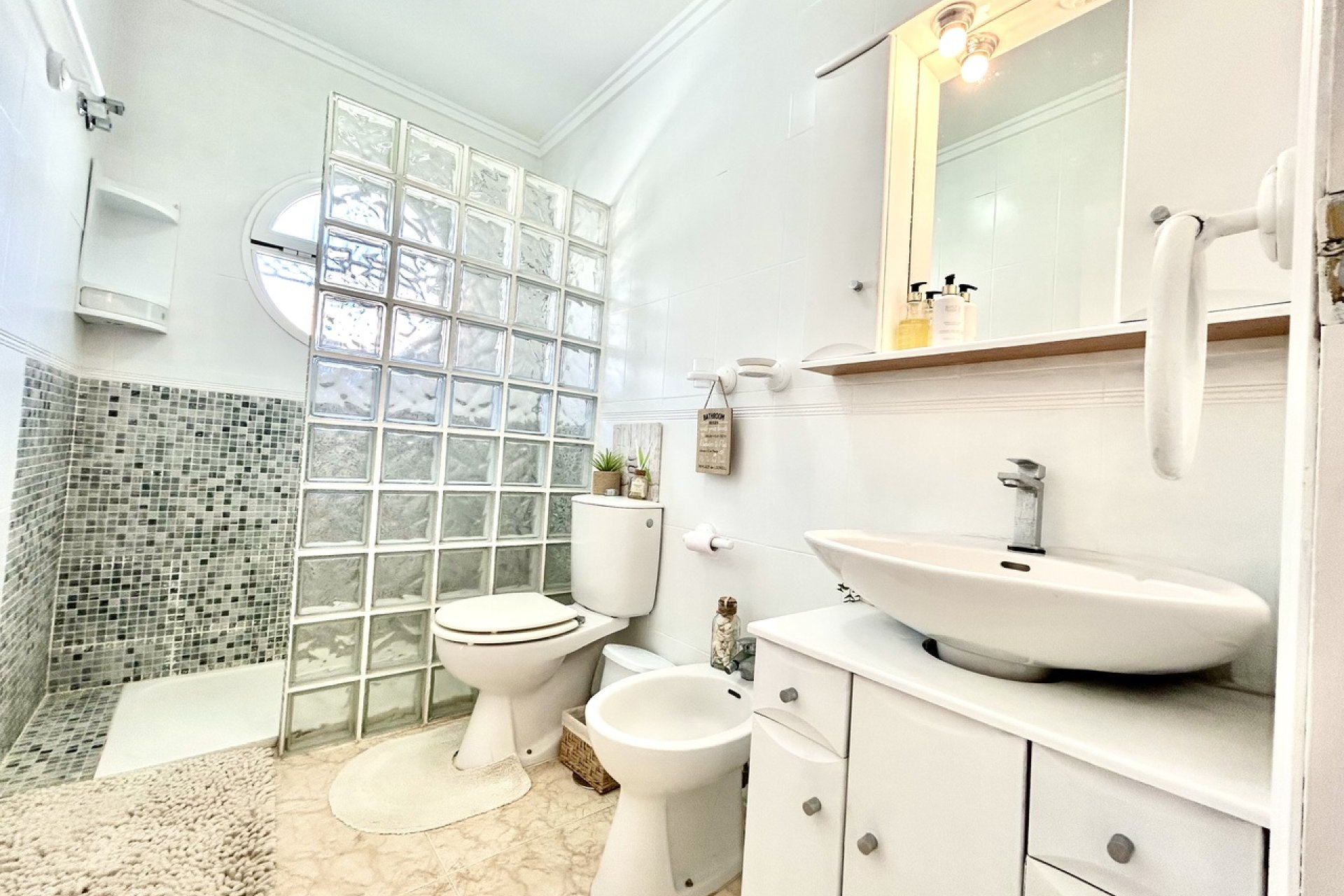 Segunda mano - Town House -
Punta Prima - Costa Blanca