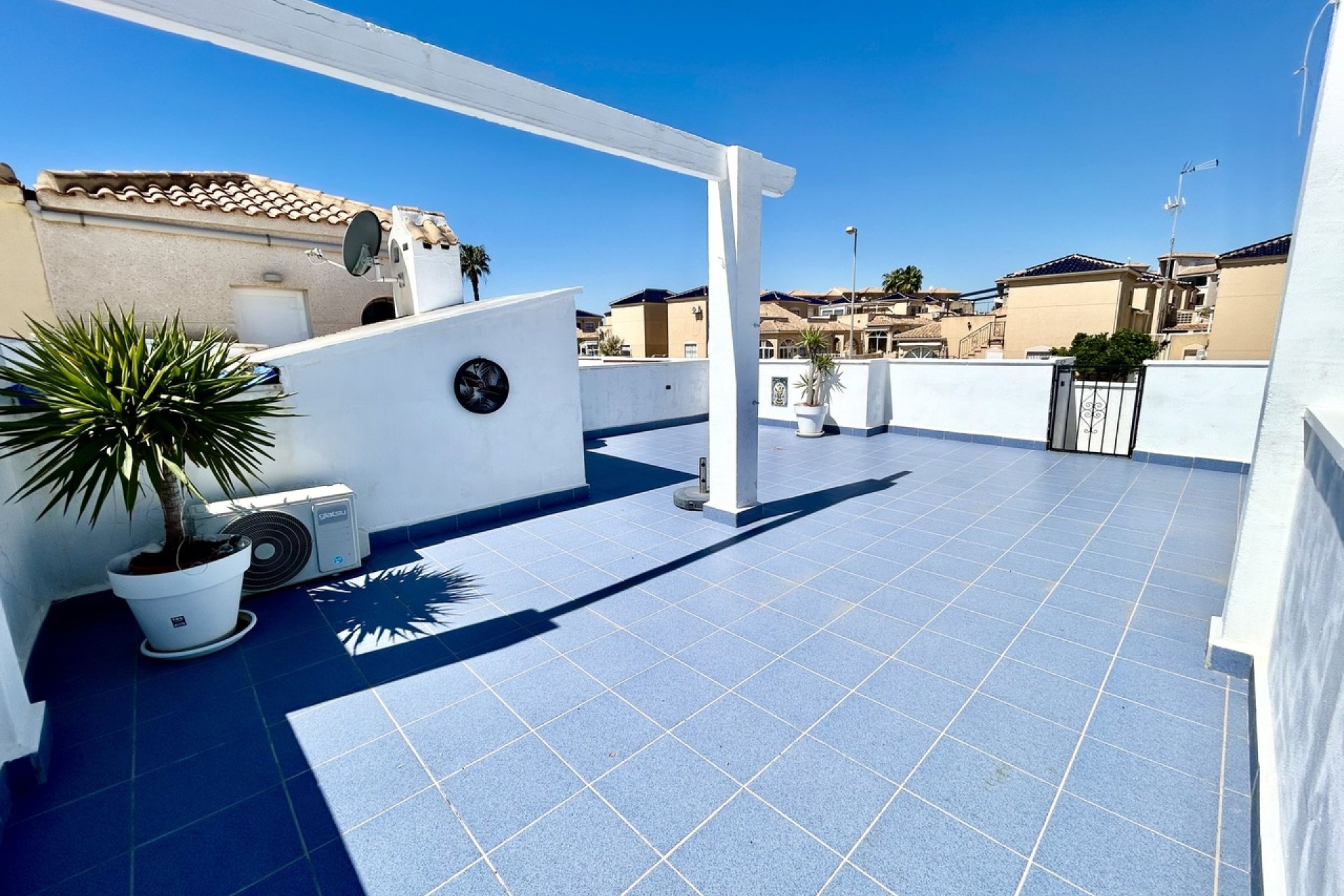 Segunda mano - Town House -
Punta Prima - Costa Blanca