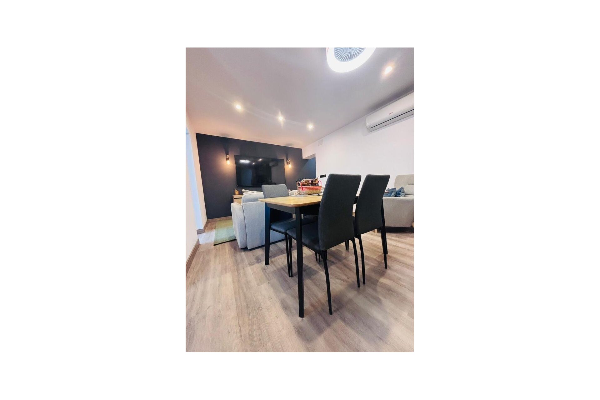 Segunda mano - Town House -
San Miguel de Salinas - Inland