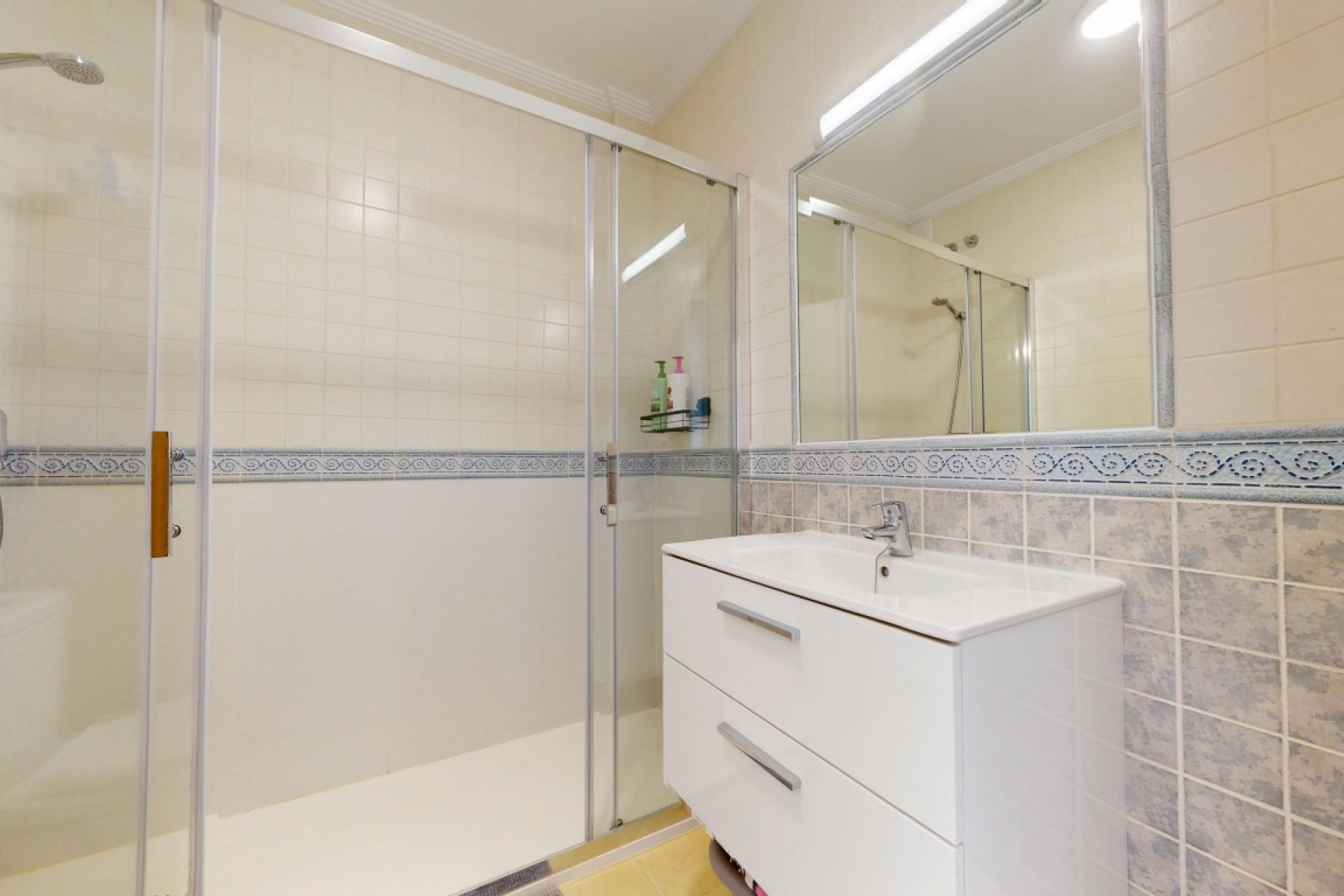 Segunda mano - Town House -
Santa Rosalia - Inland