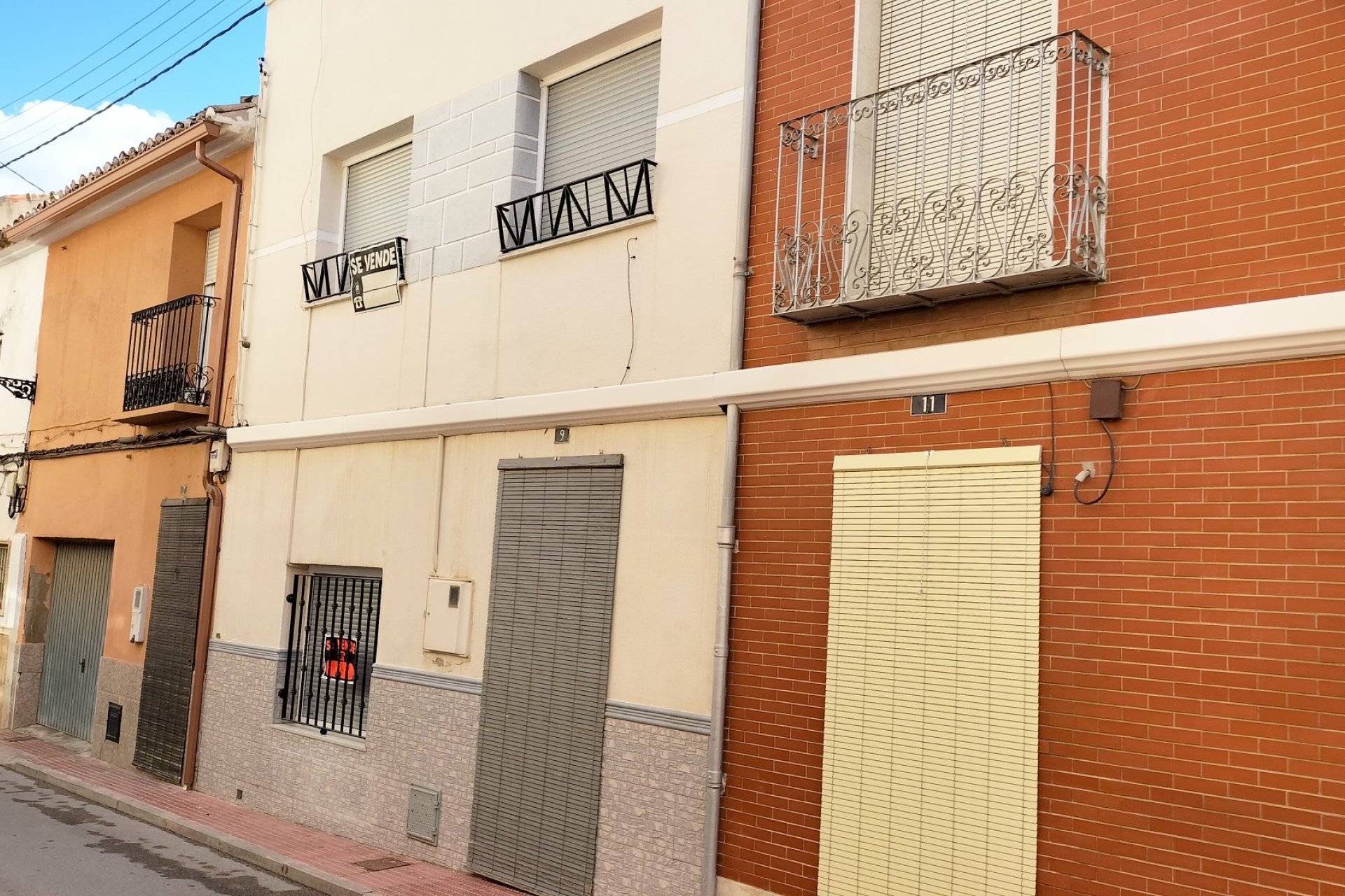 Segunda mano - Town House -
Sax - Inland