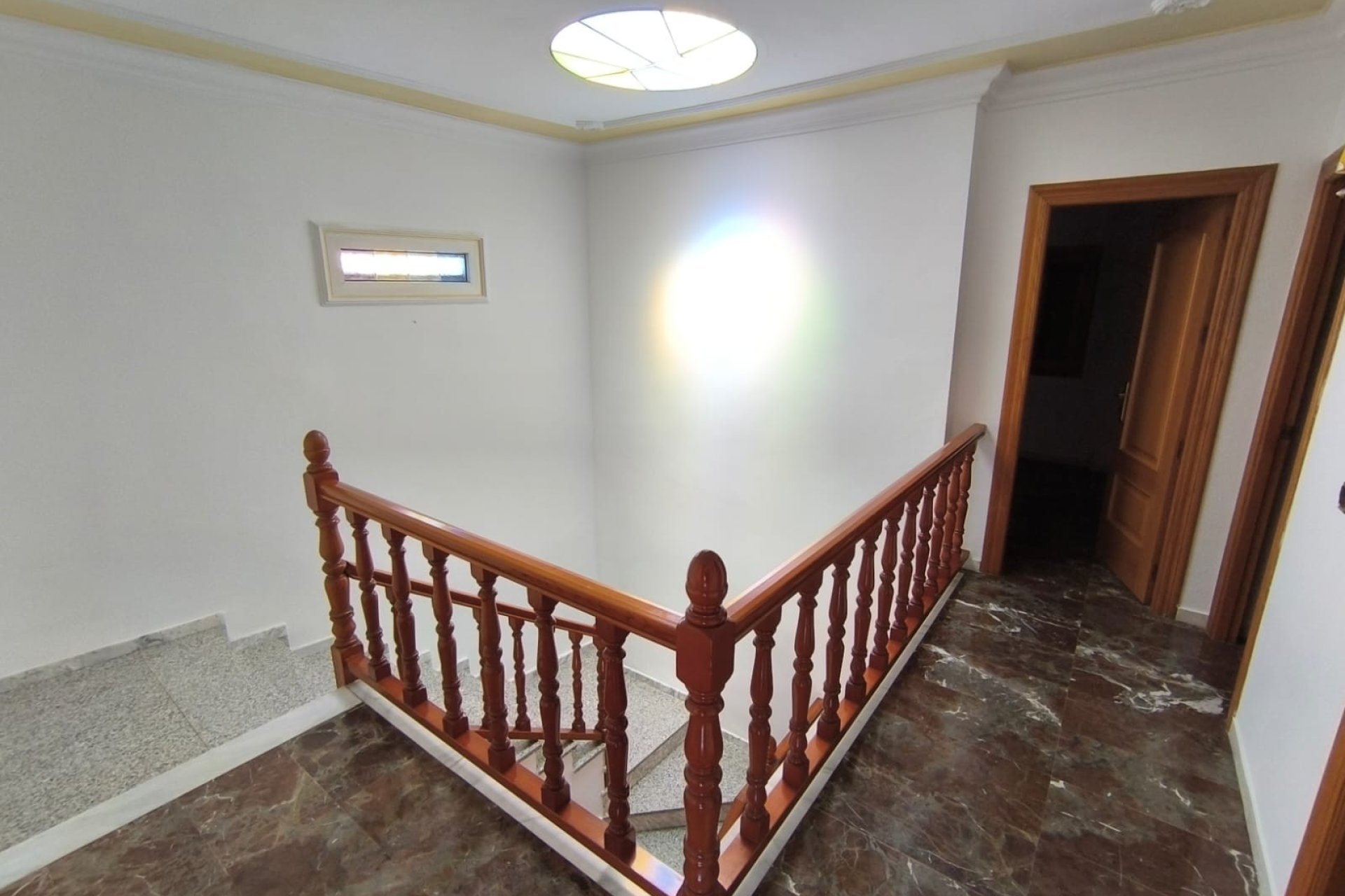 Segunda mano - Town House -
Sax - Inland