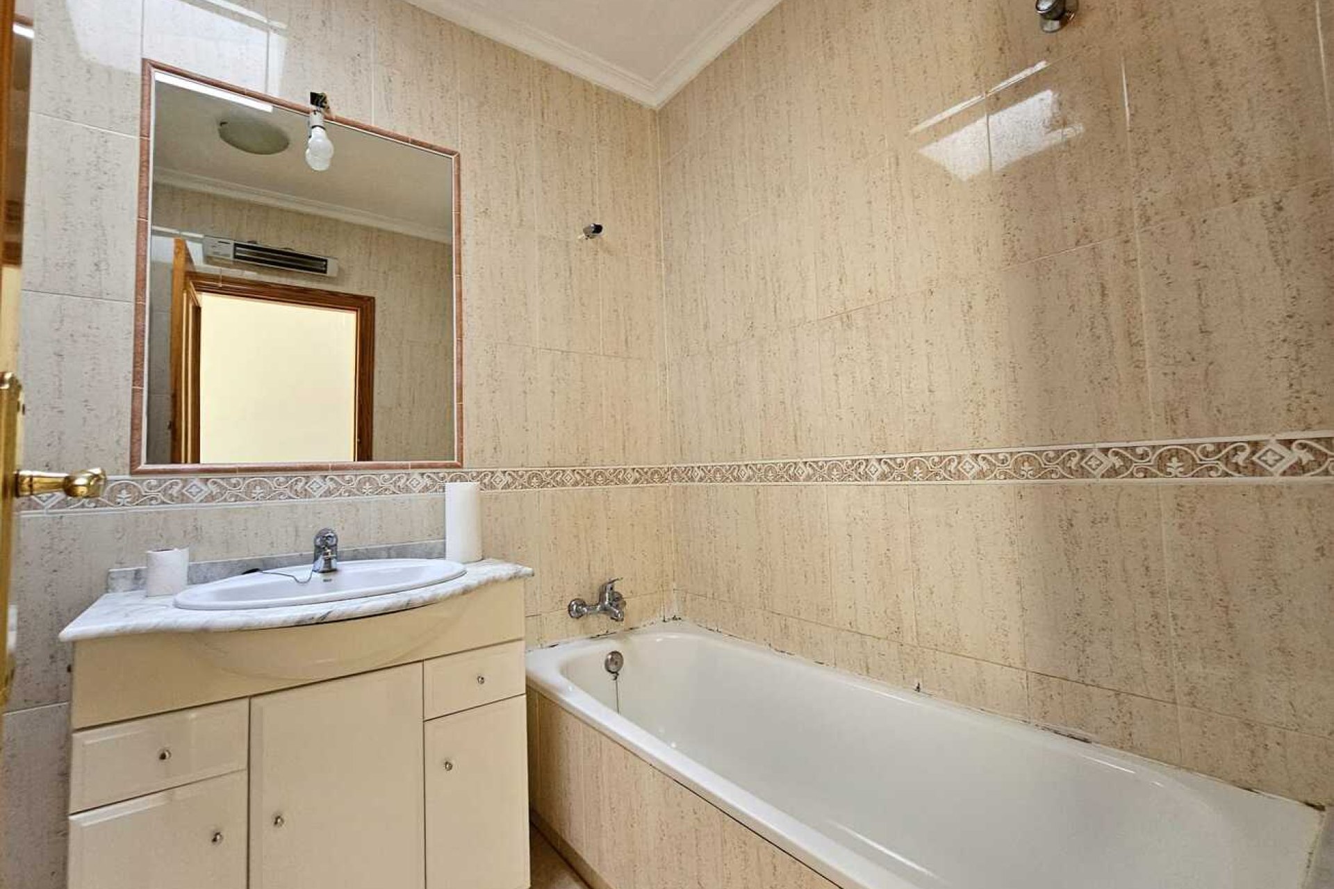 Segunda mano - Town House -
Sucina