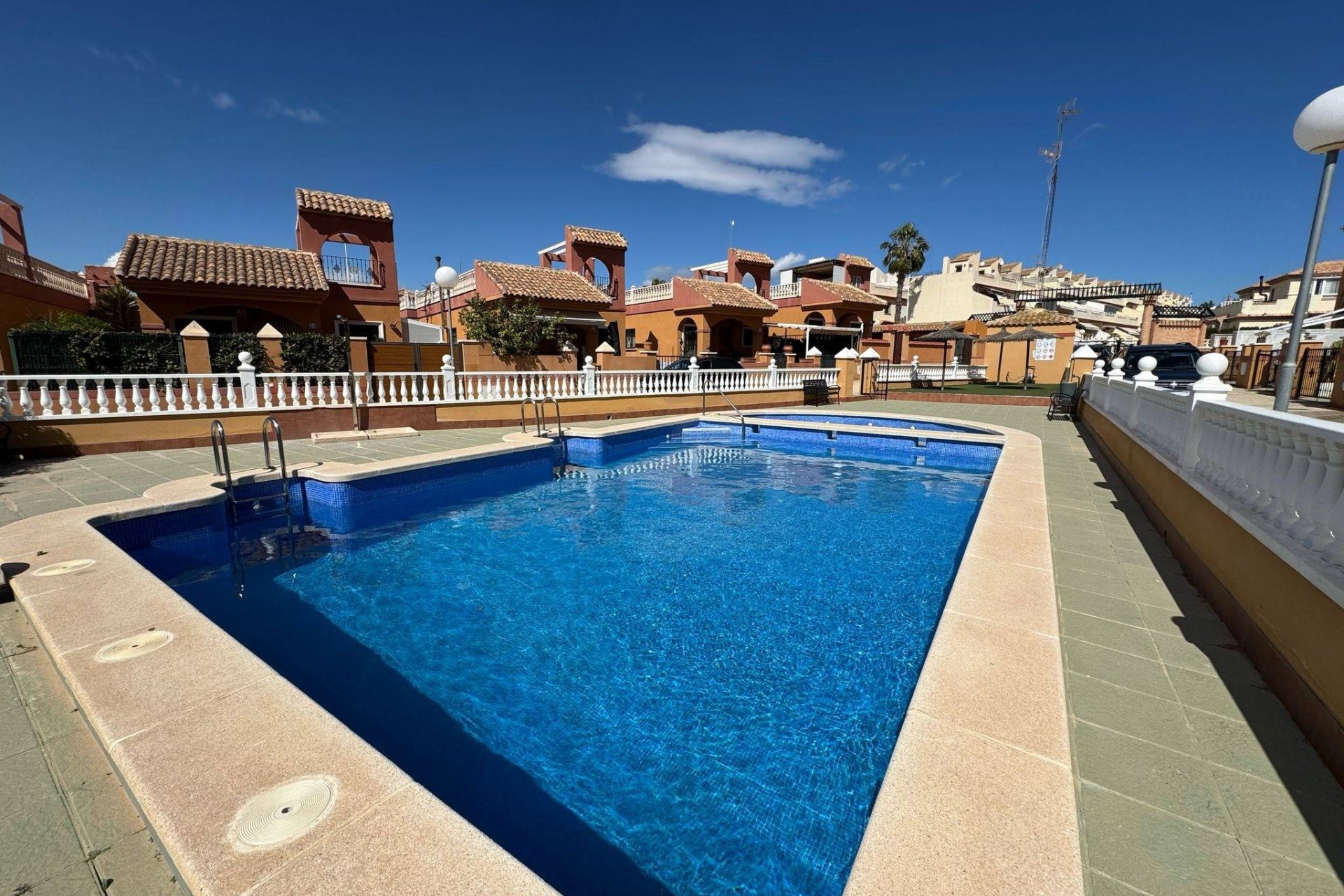 Segunda mano - Town House -
Torrevieja - Aguas Nuevas
