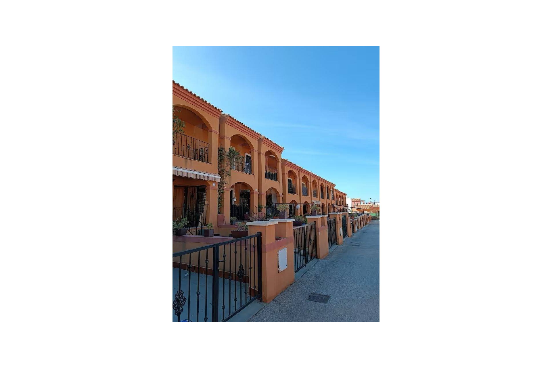 Segunda mano - Town House -
Torrevieja - Aguas Nuevas
