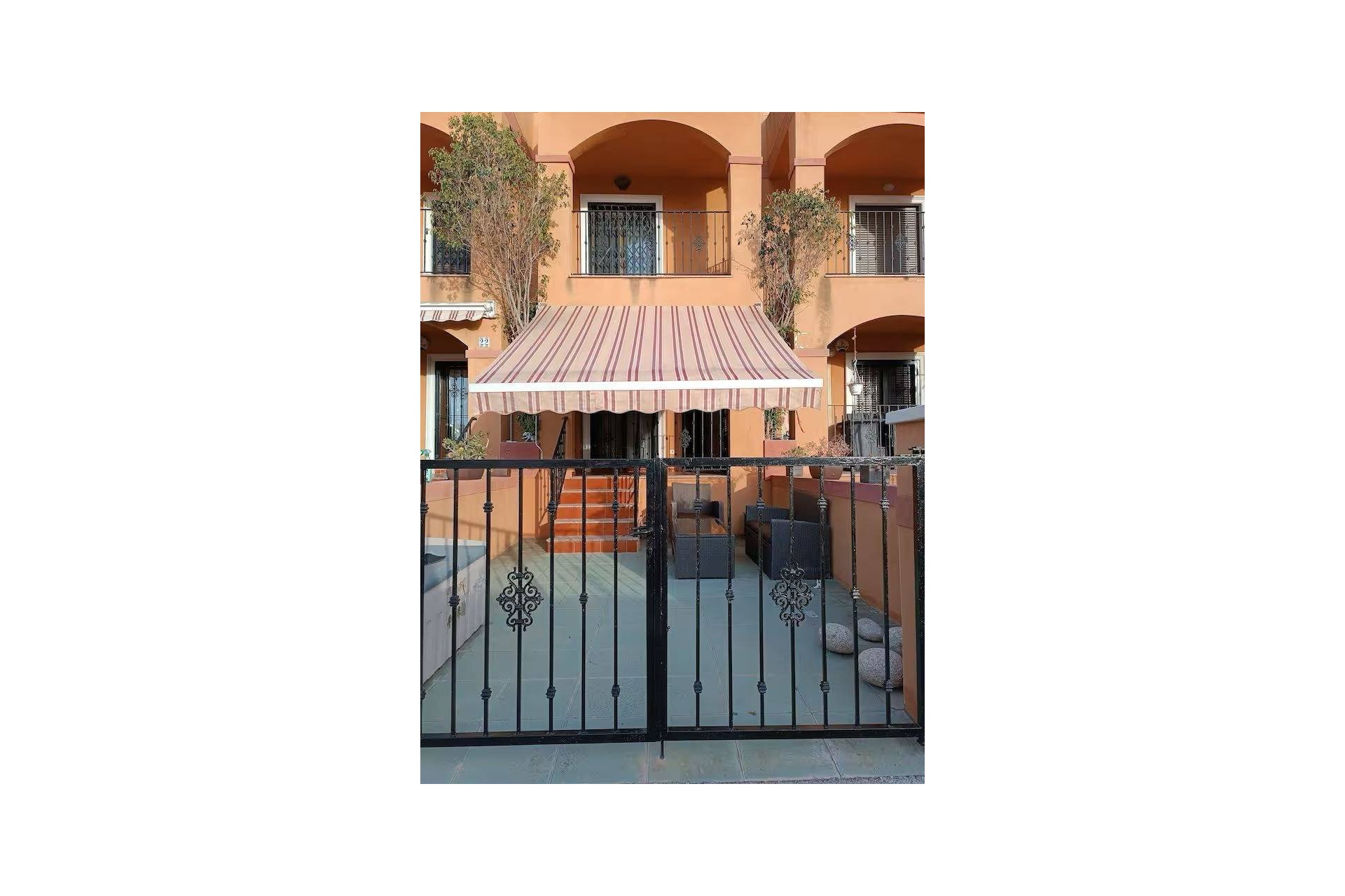 Segunda mano - Town House -
Torrevieja - Aguas Nuevas