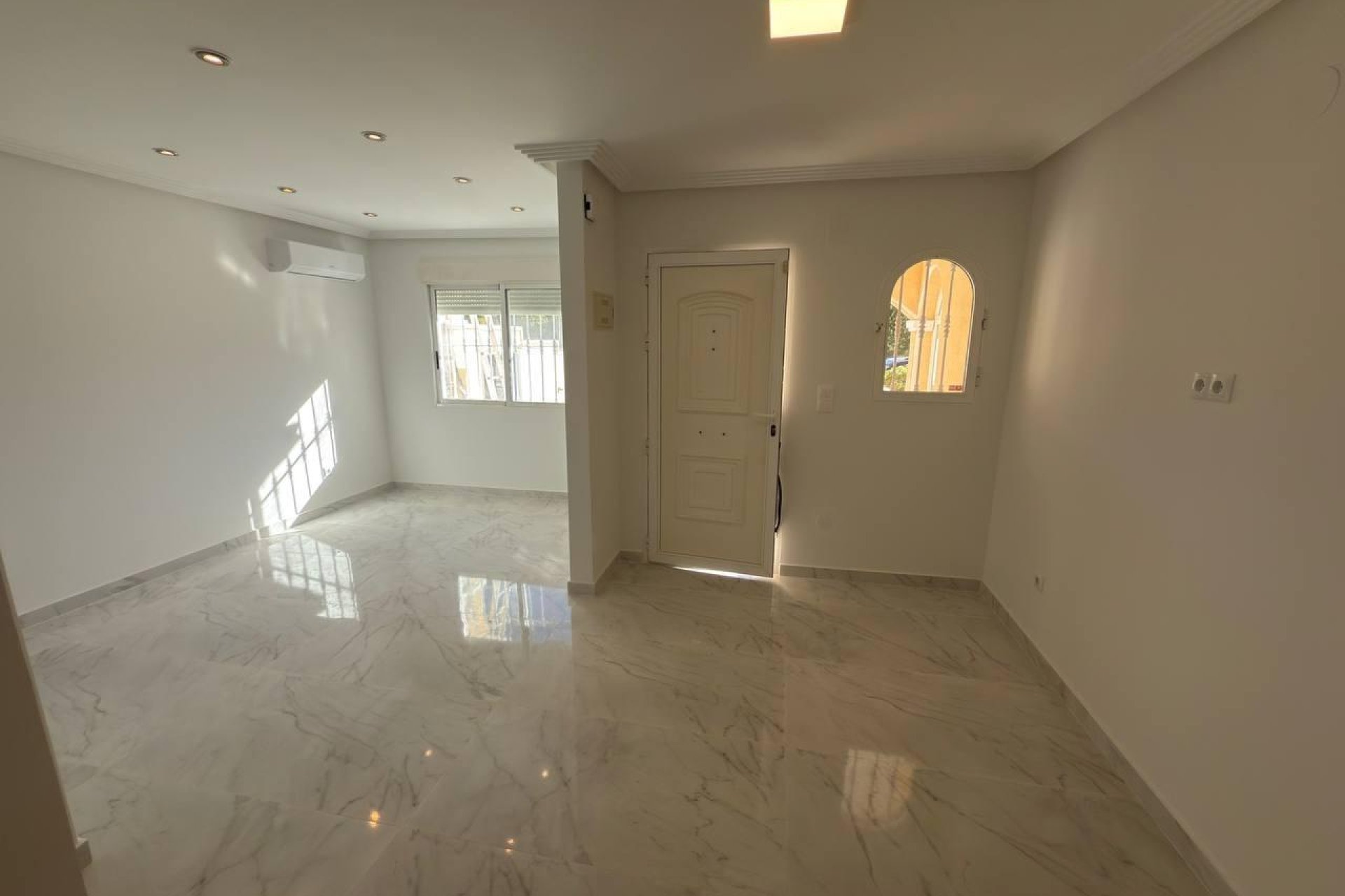 Segunda mano - Town House -
Torrevieja - Aguas Nuevas