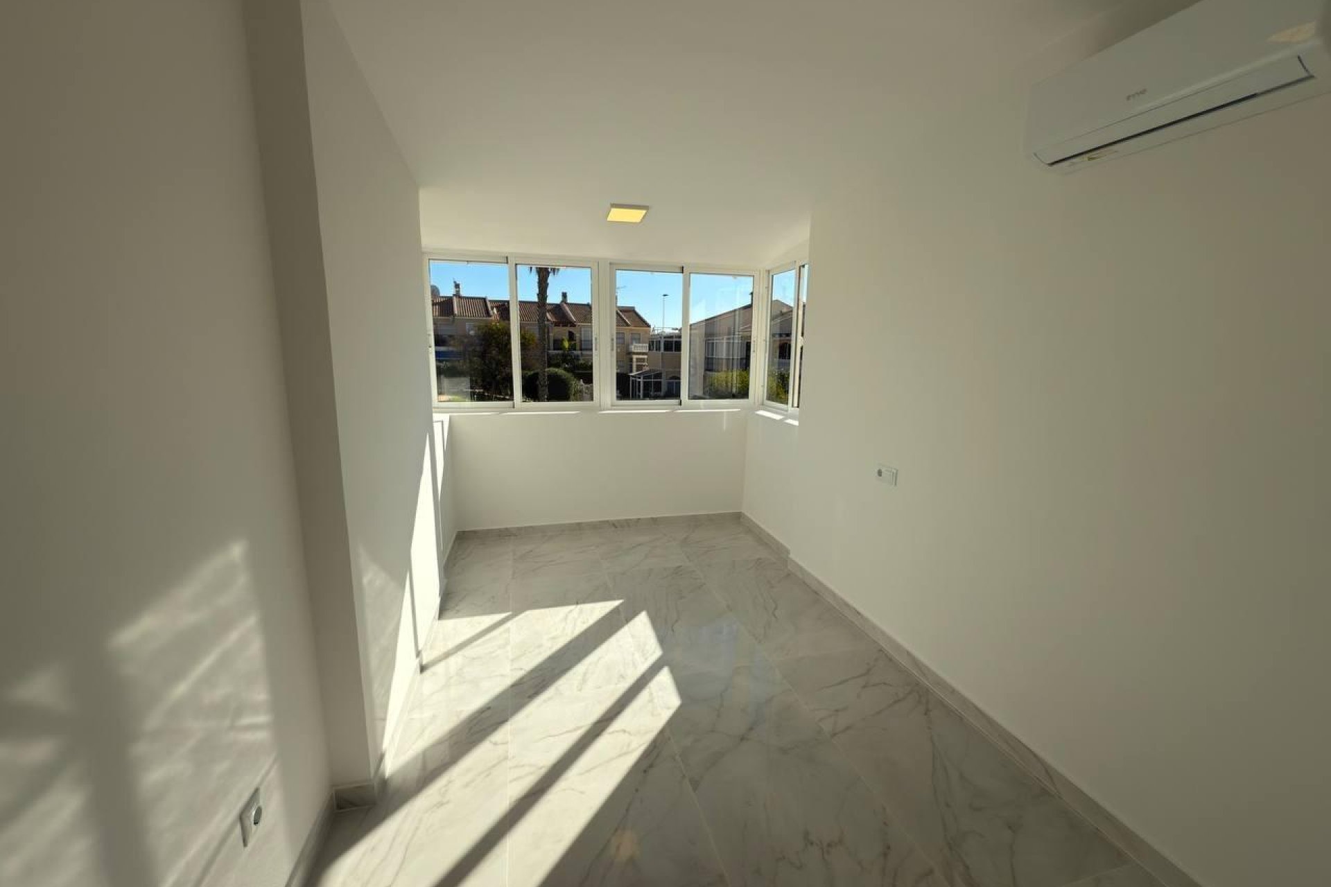 Segunda mano - Town House -
Torrevieja - Aguas Nuevas