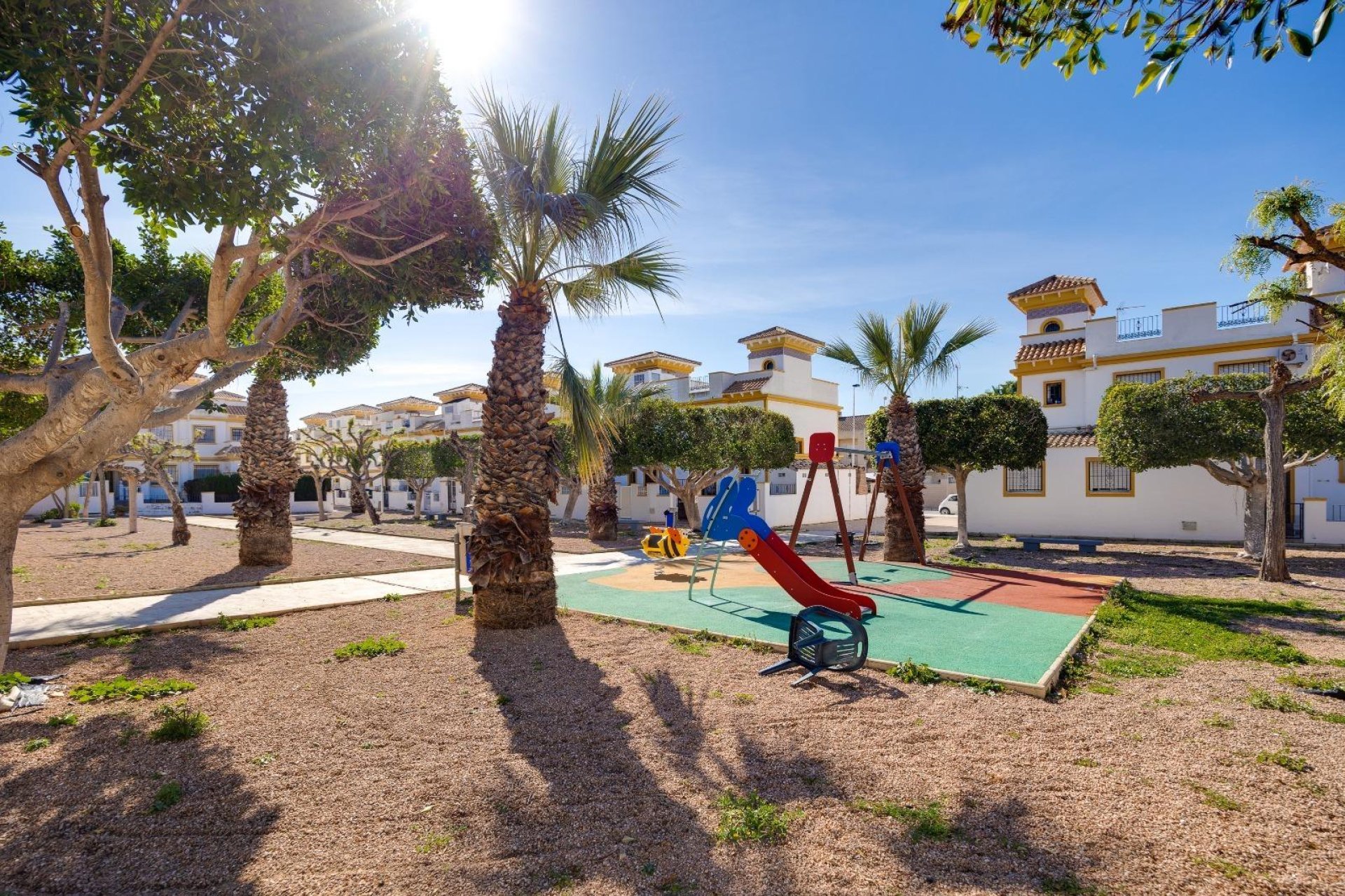 Segunda mano - Town House -
Torrevieja - Aguas Nuevas