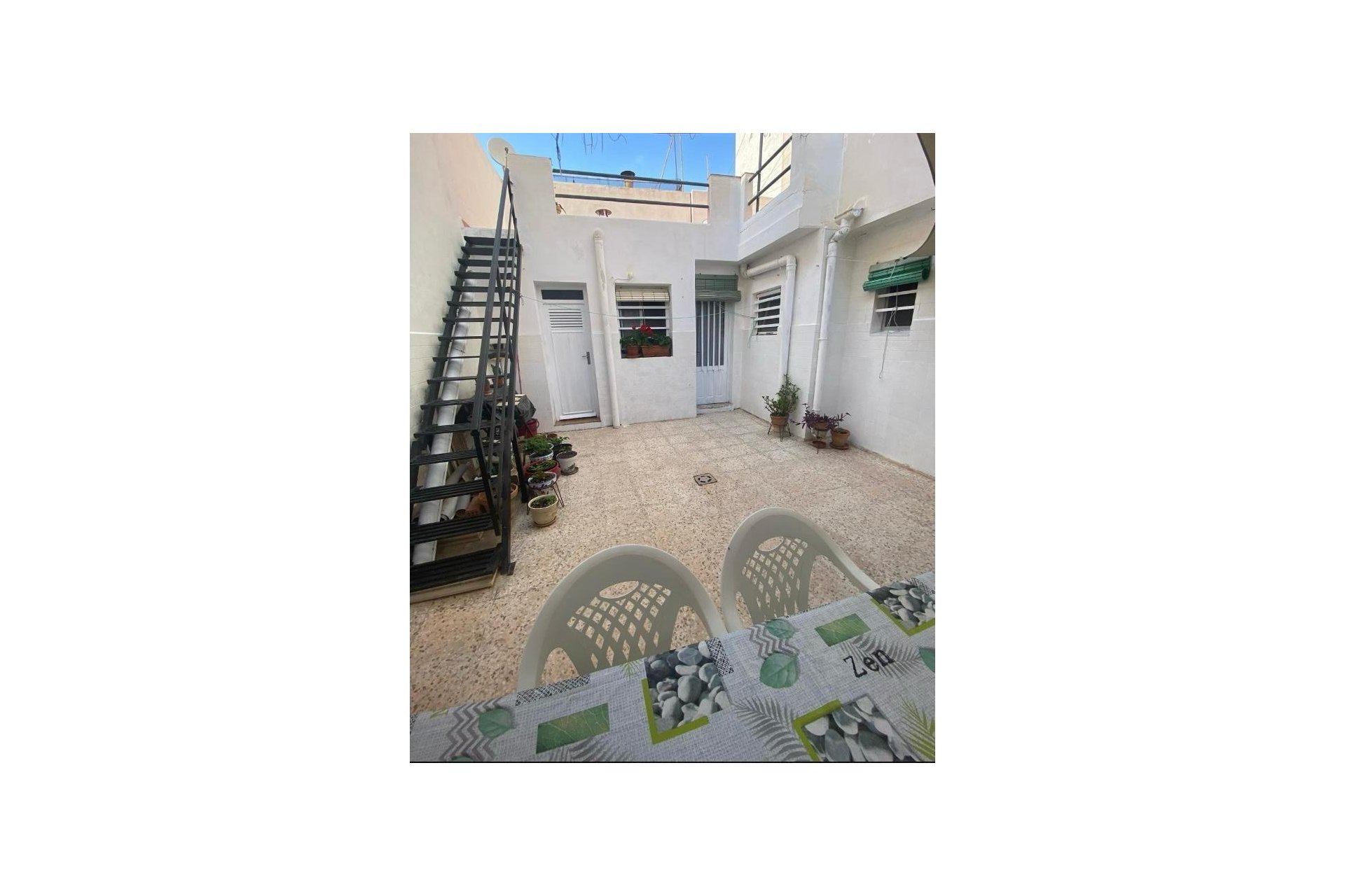Segunda mano - Town House -
Torrevieja - Centro