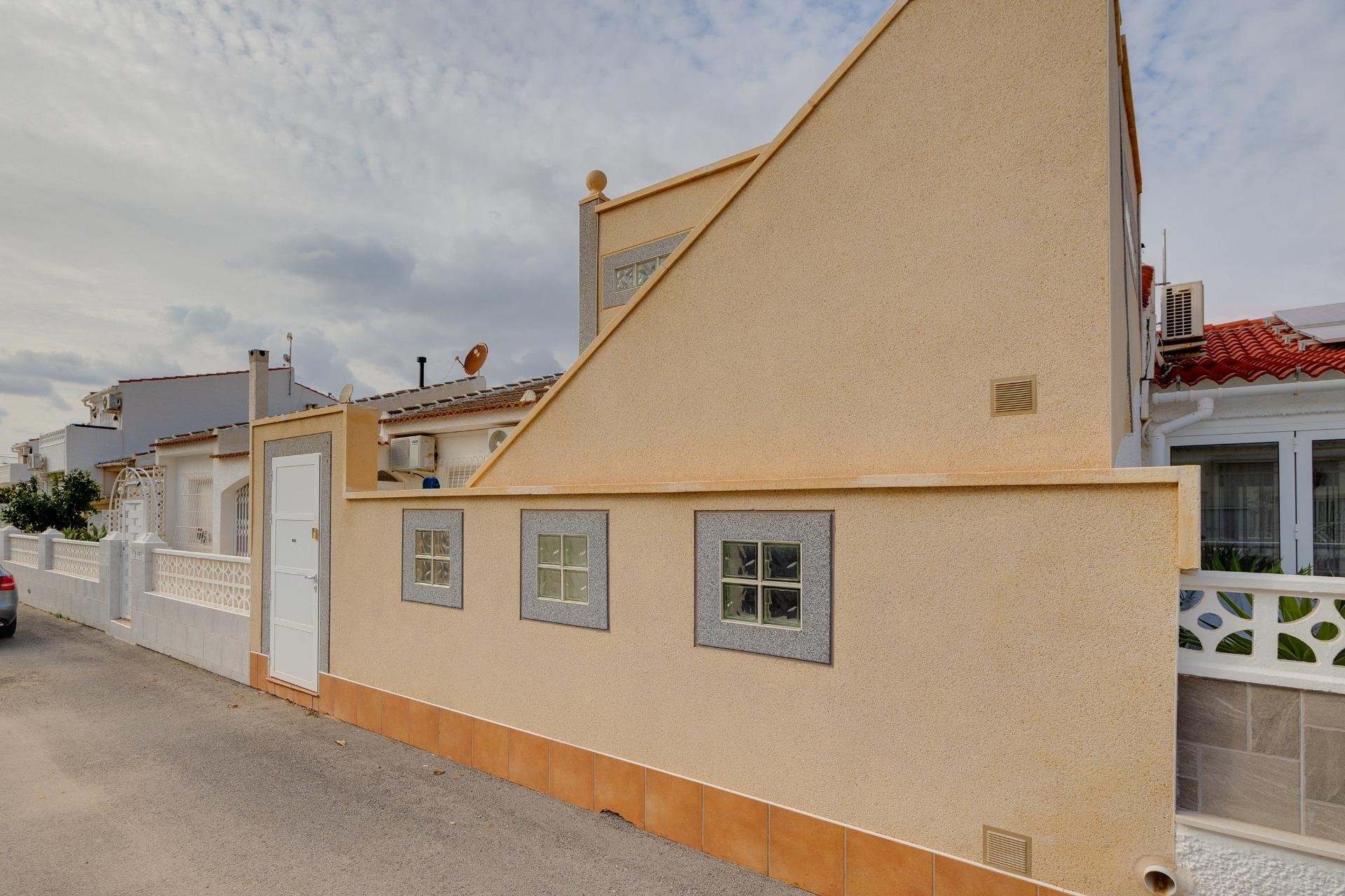 Segunda mano - Town House -
Torrevieja - El Limonar