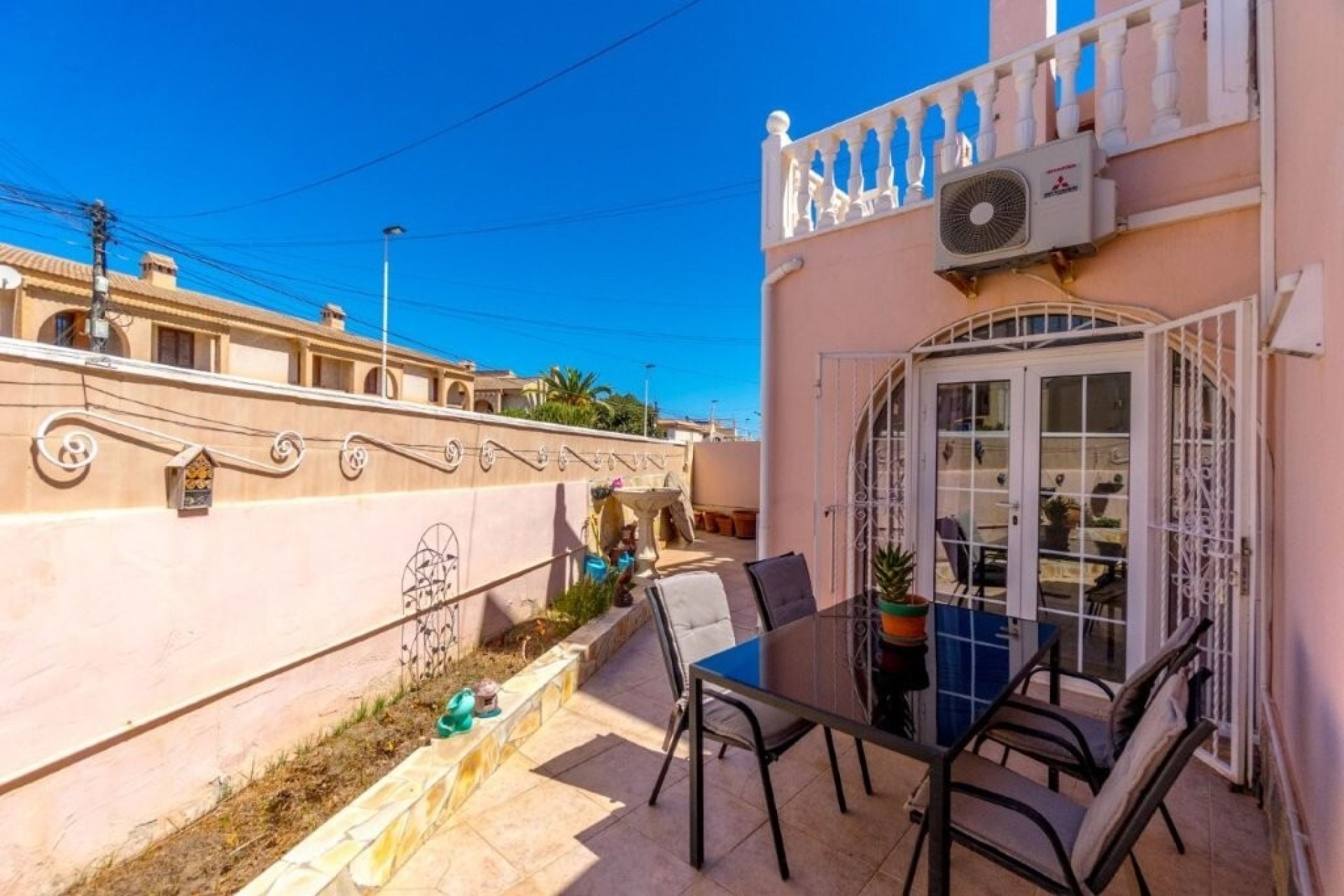 Segunda mano - Town House -
Torrevieja - Los Frutales/ La Rosaleda