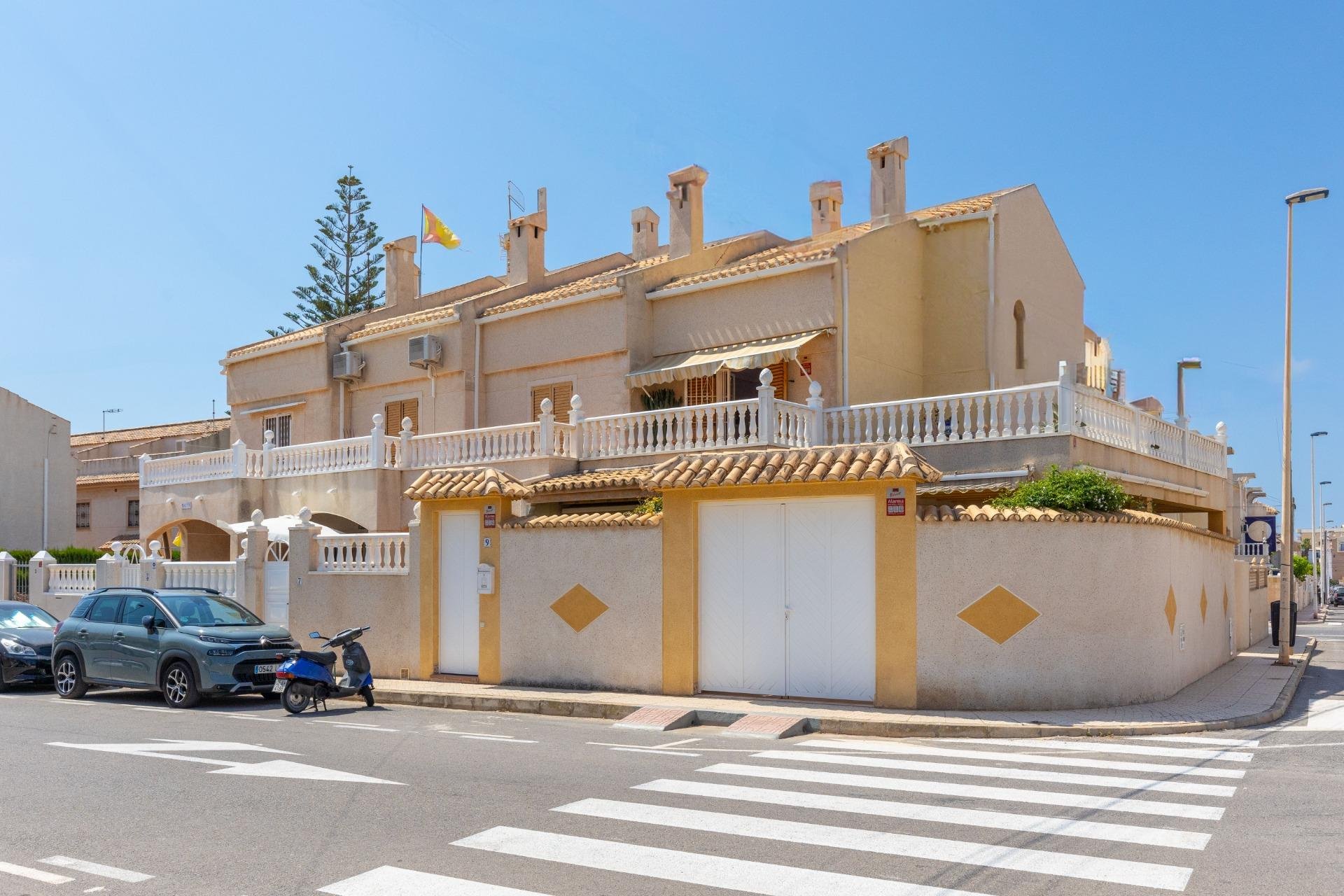 Segunda mano - Town House -
Torrevieja - Los Frutales