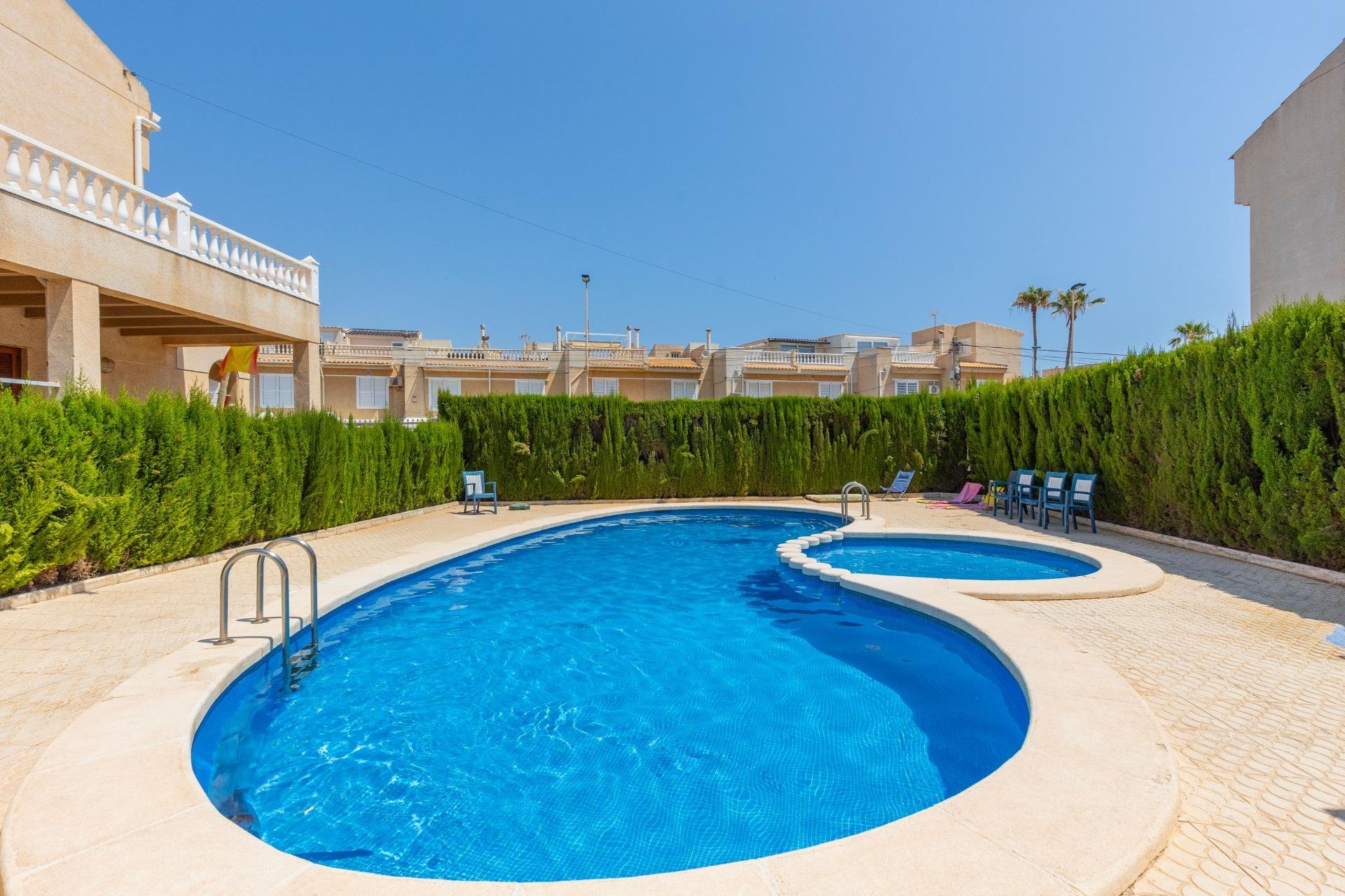 Segunda mano - Town House -
Torrevieja - Los Frutales