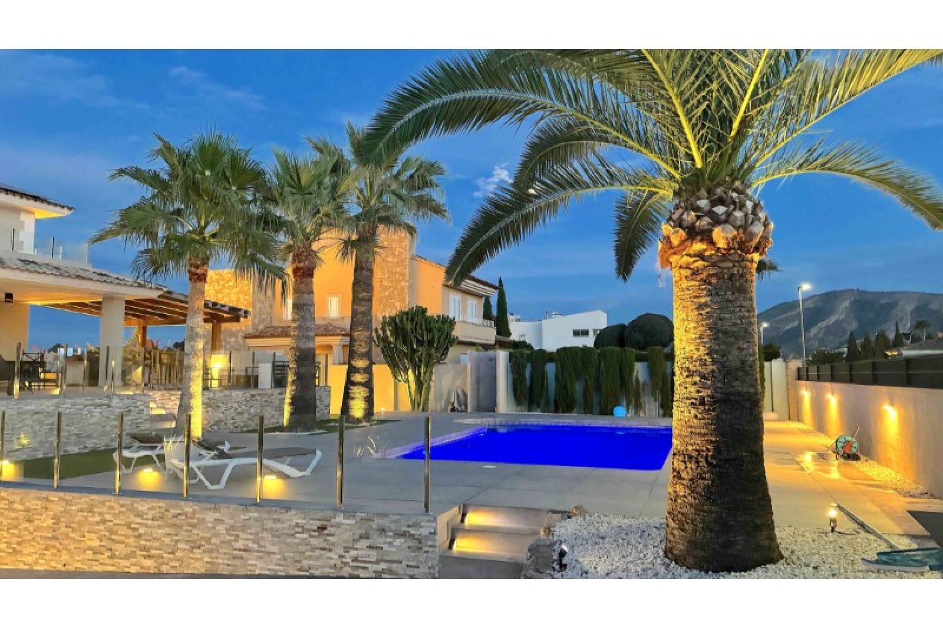 Segunda mano - Villa -
Alfas del Pí - Costa Blanca