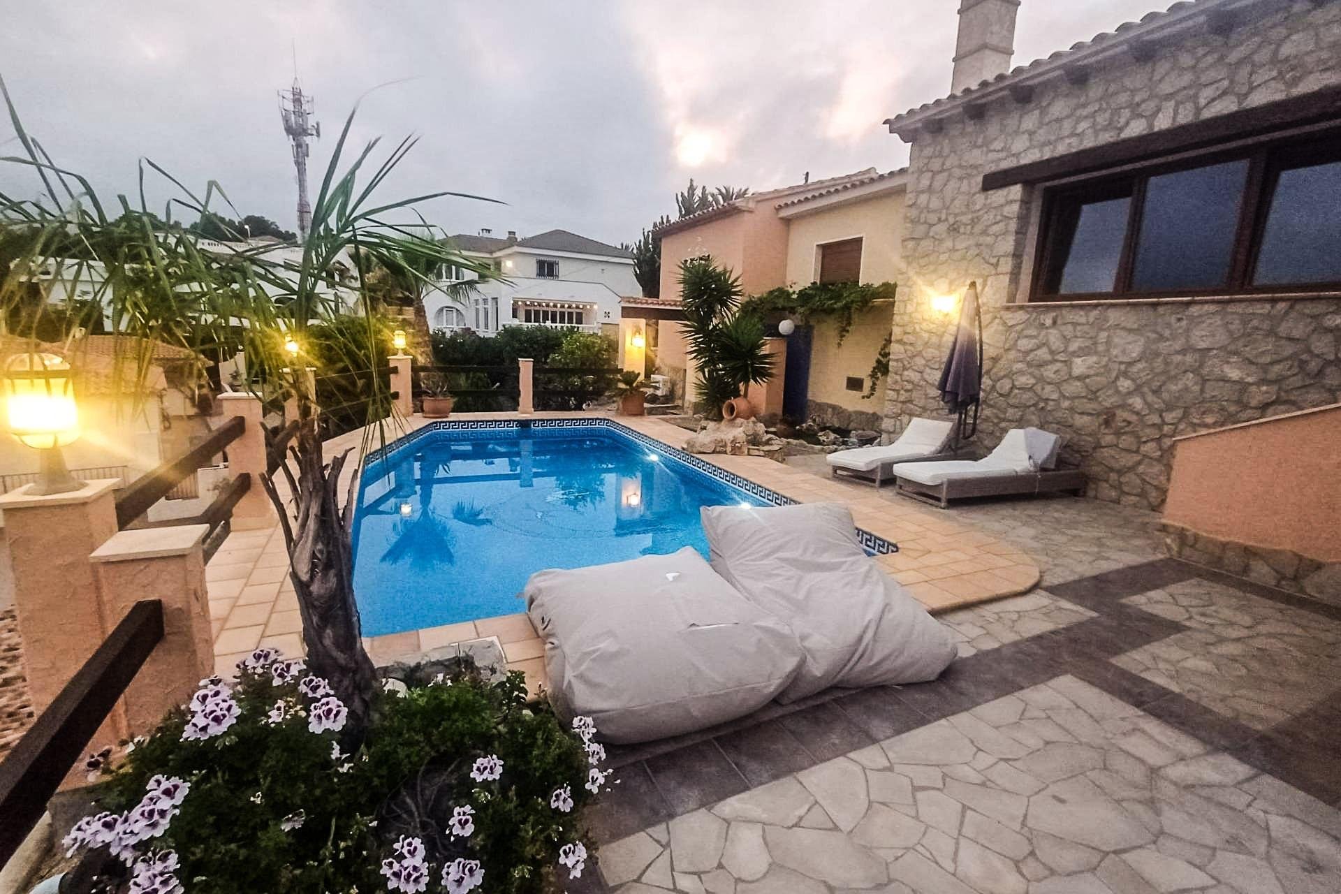 Segunda mano - Villa -
Alfas del Pí - Costa Blanca