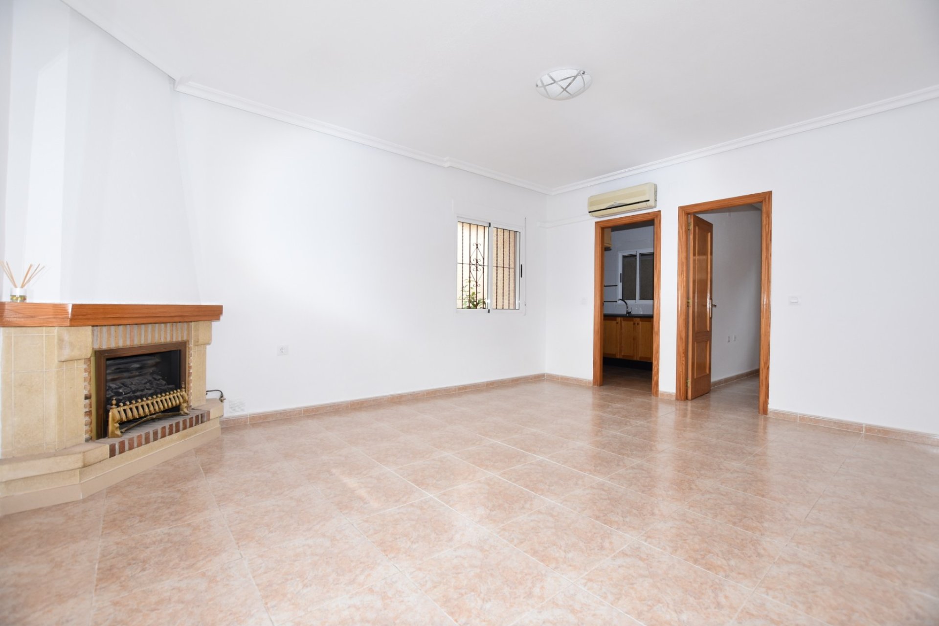 Segunda mano - Villa -
Algorfa - Inland