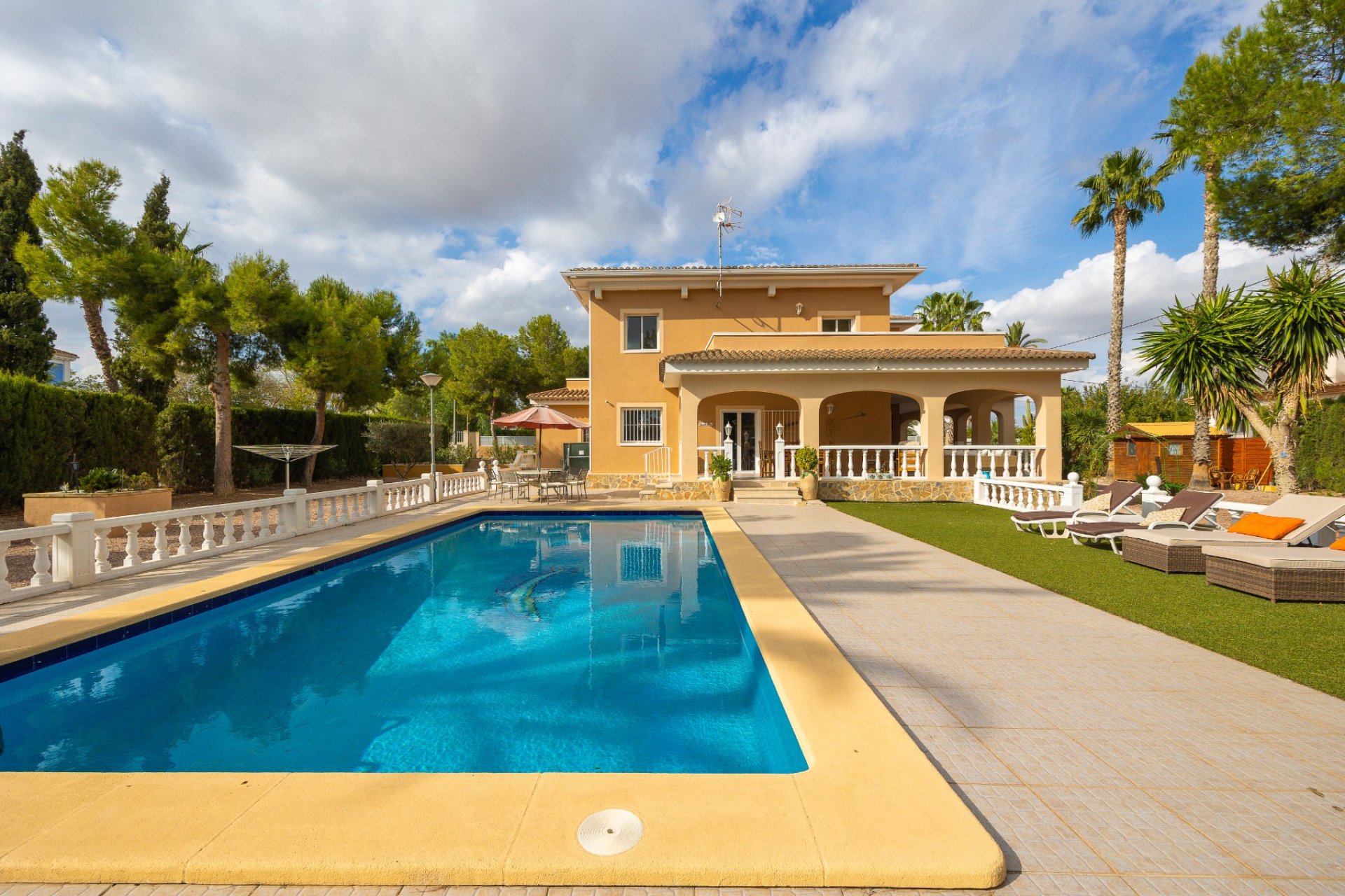 Segunda mano - Villa -
Aspe - Inland