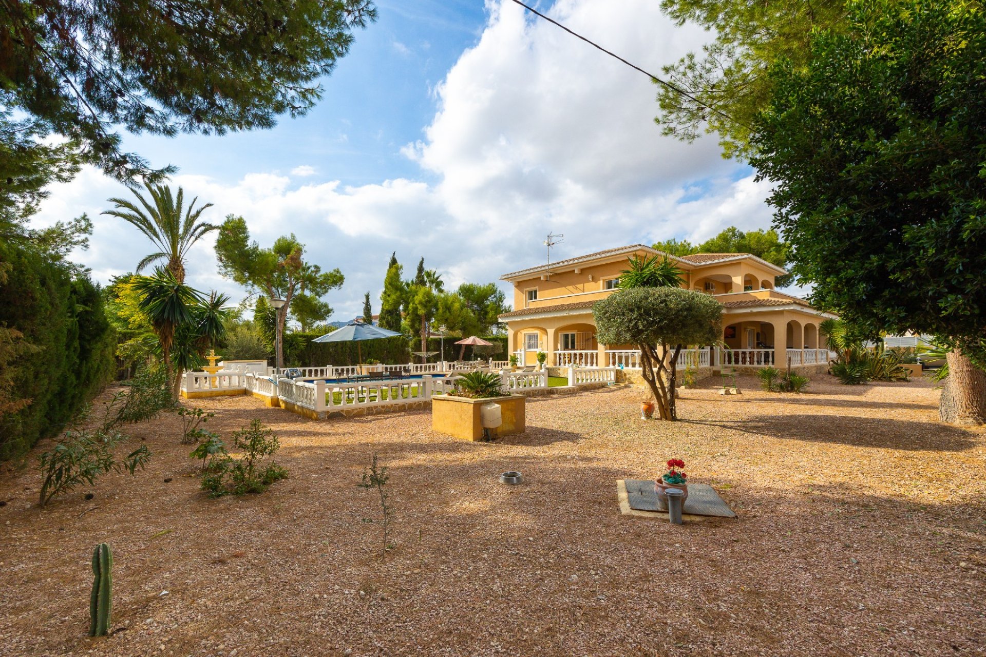 Segunda mano - Villa -
Aspe - Inland