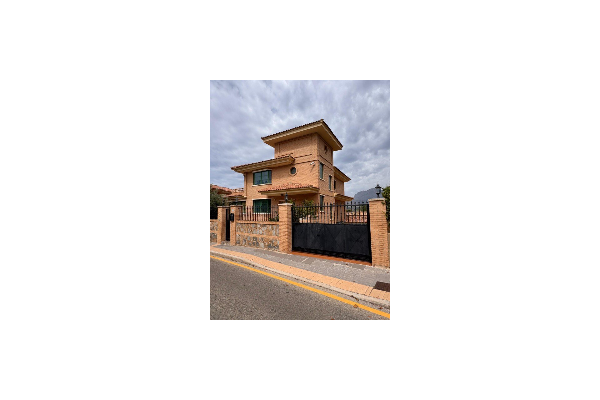 Segunda mano - Villa -
Benidorm - Costa Blanca