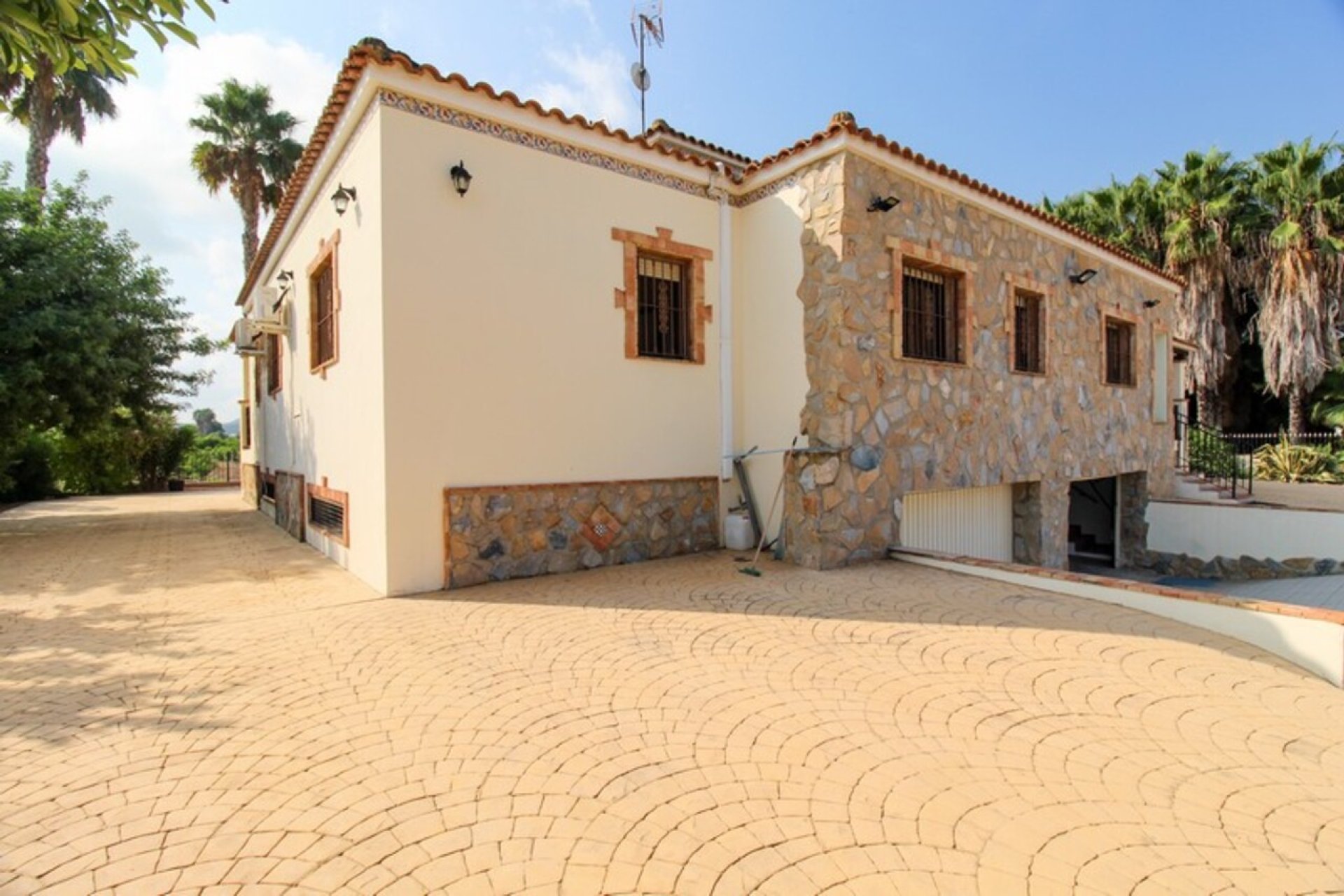 Segunda mano - Villa -
Bigastro - Inland