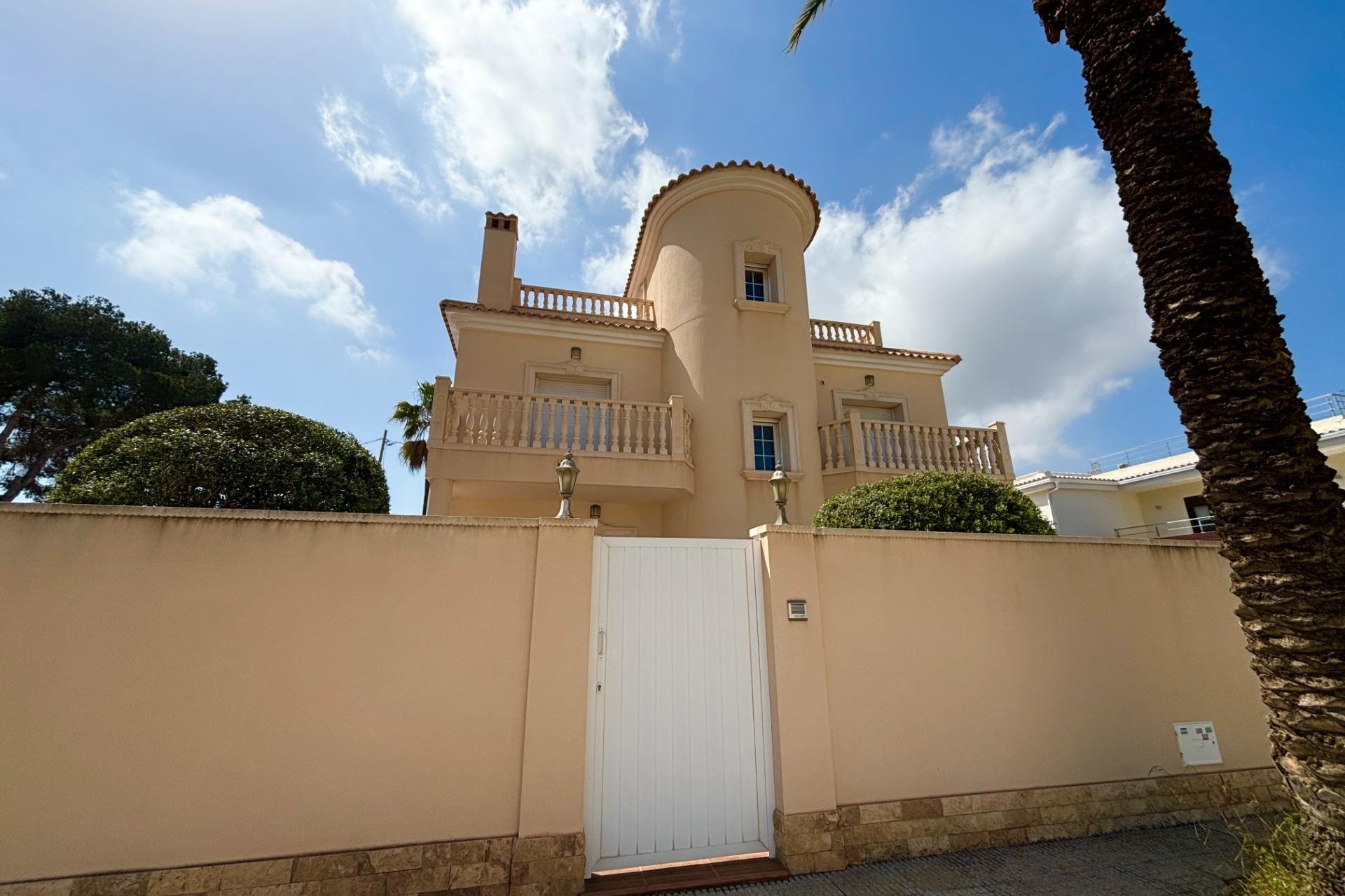 Segunda mano - Villa -
Cabo Roig - Costa Blanca