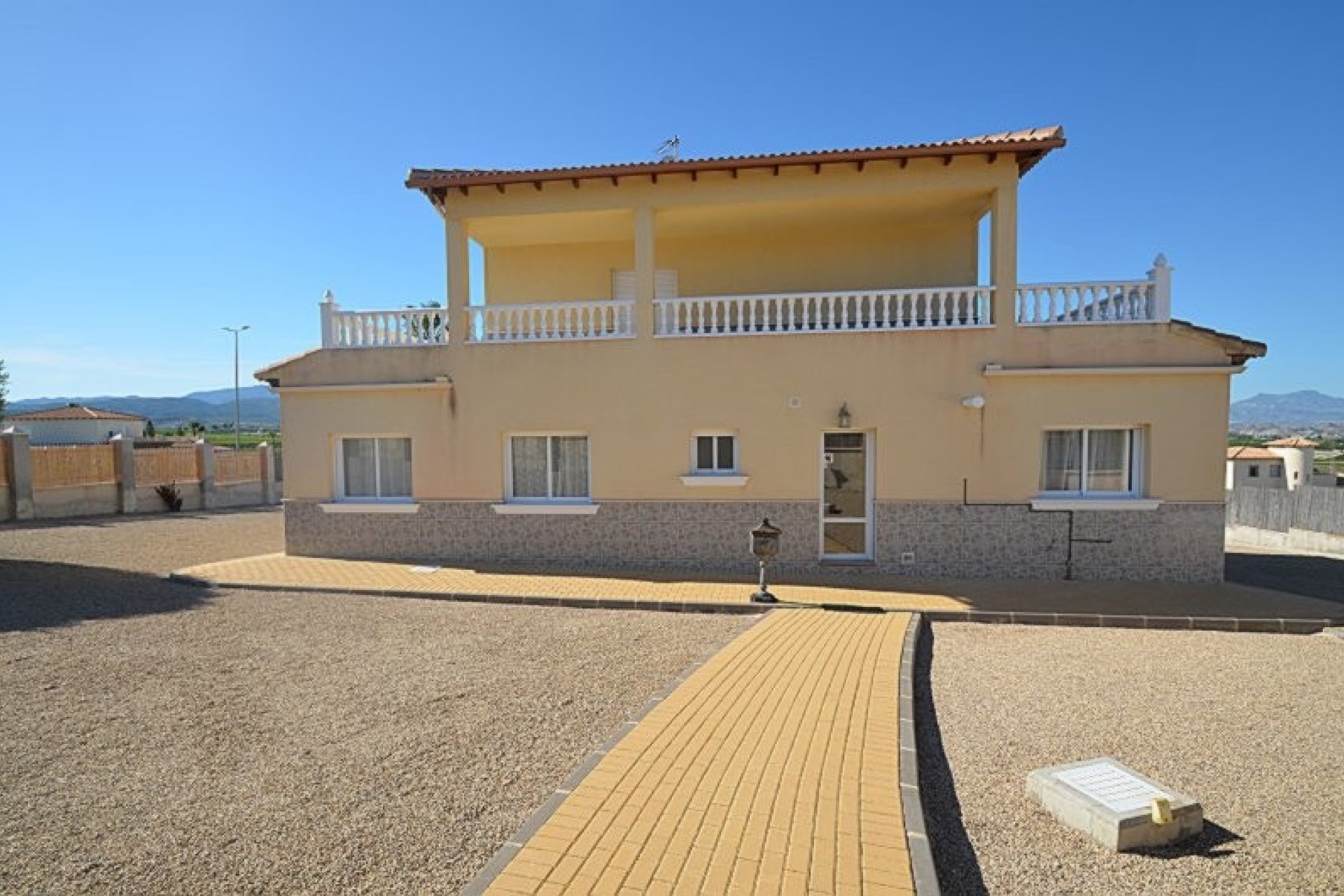 Segunda mano - Villa -
Campos del Río - Inland