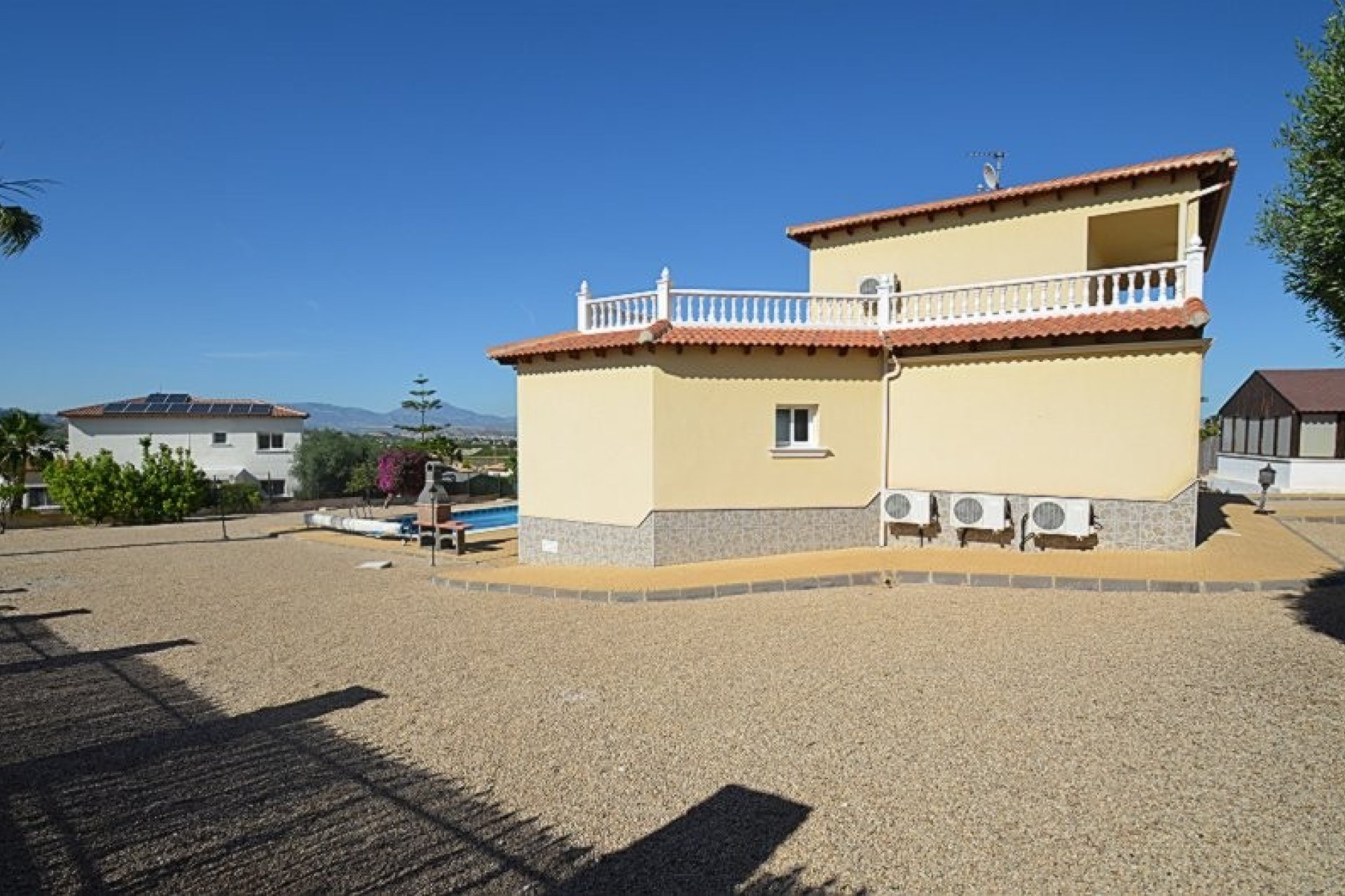 Segunda mano - Villa -
Campos del Río - Inland
