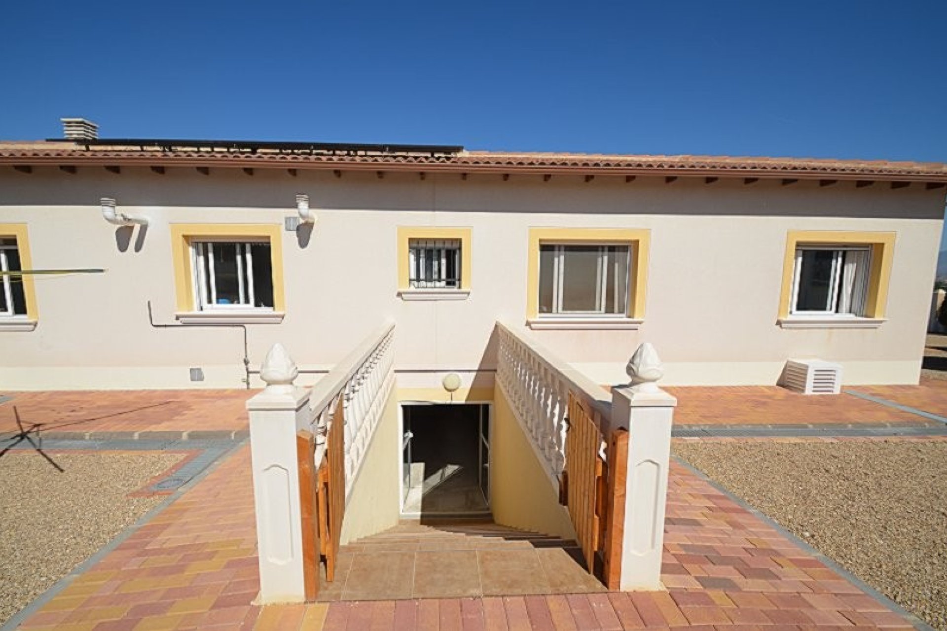 Segunda mano - Villa -
Campos del Río - Inland