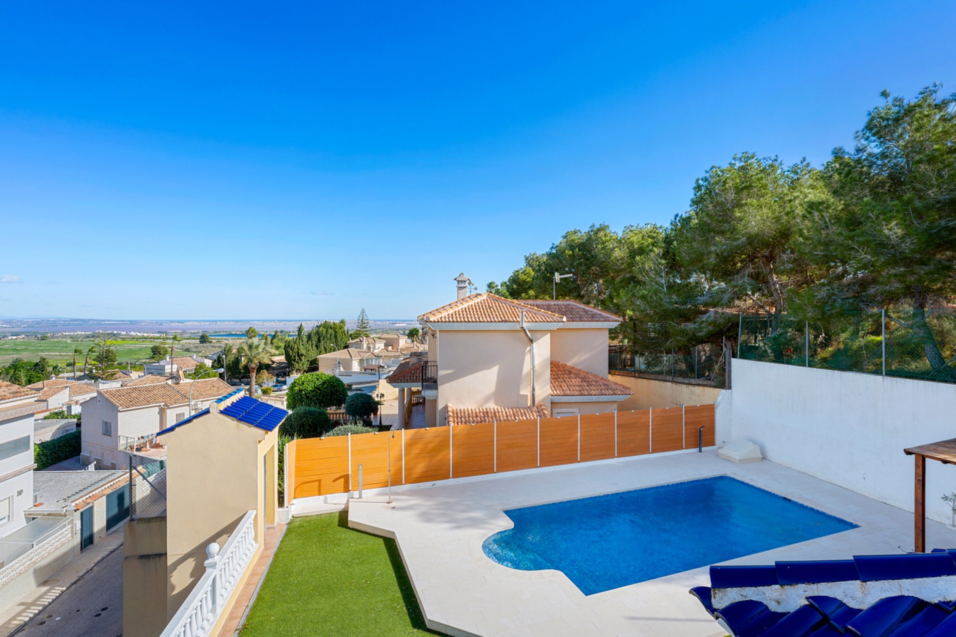Segunda mano - Villa -
Ciudad De Las Comunicaciones - Costa Blanca