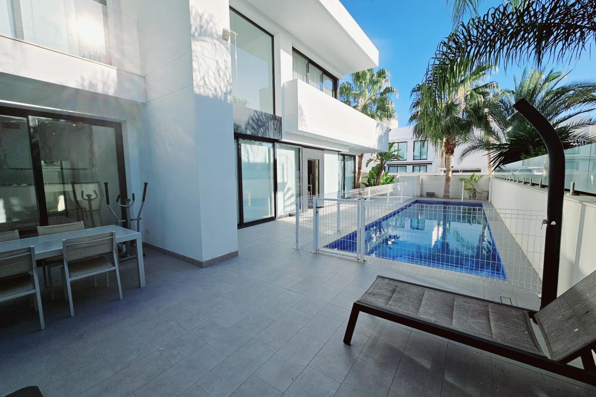 Segunda mano - Villa -
Ciudad Quesada - Costa Blanca Sur
