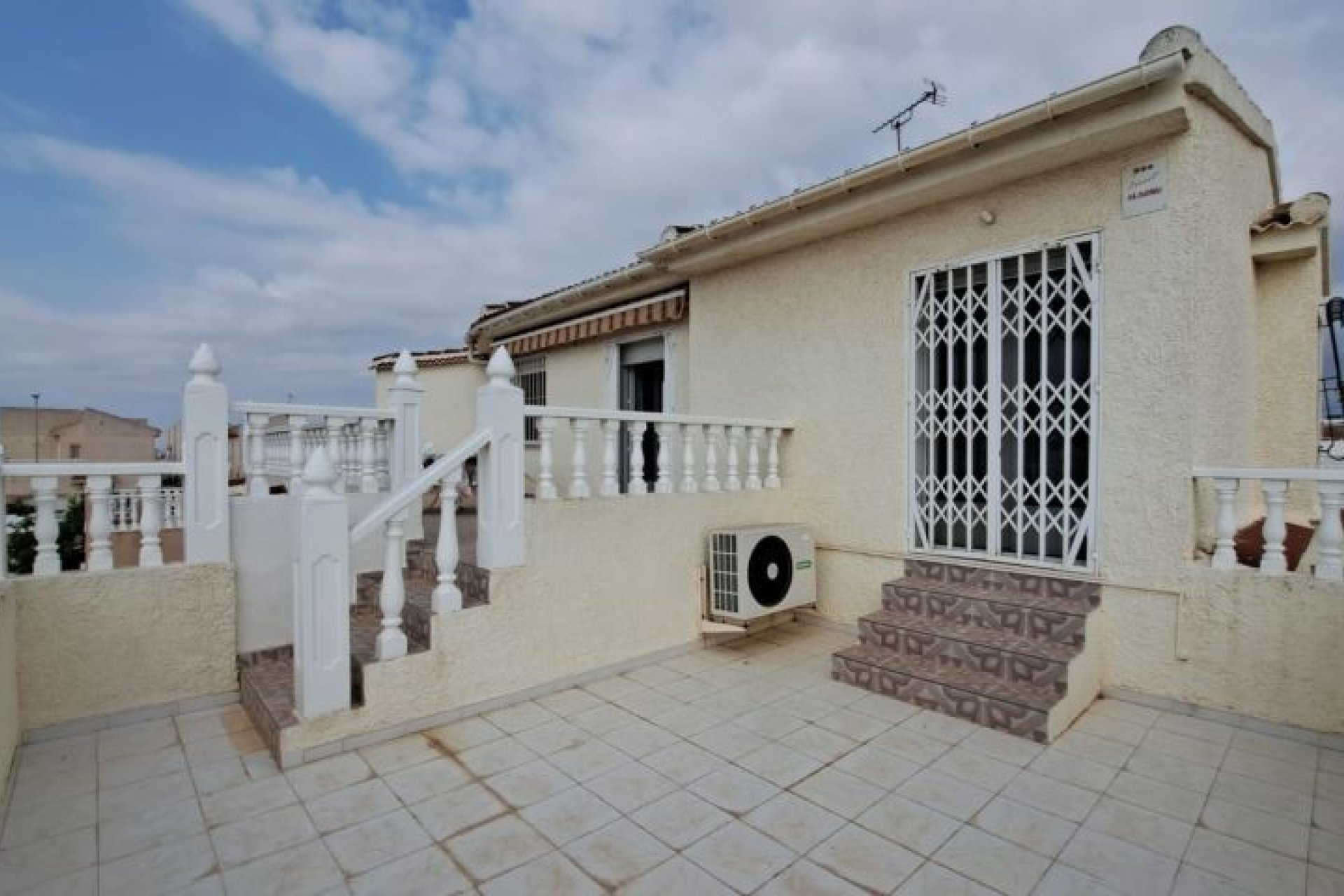 Segunda mano - Villa -
Ciudad Quesada - Costa Blanca
