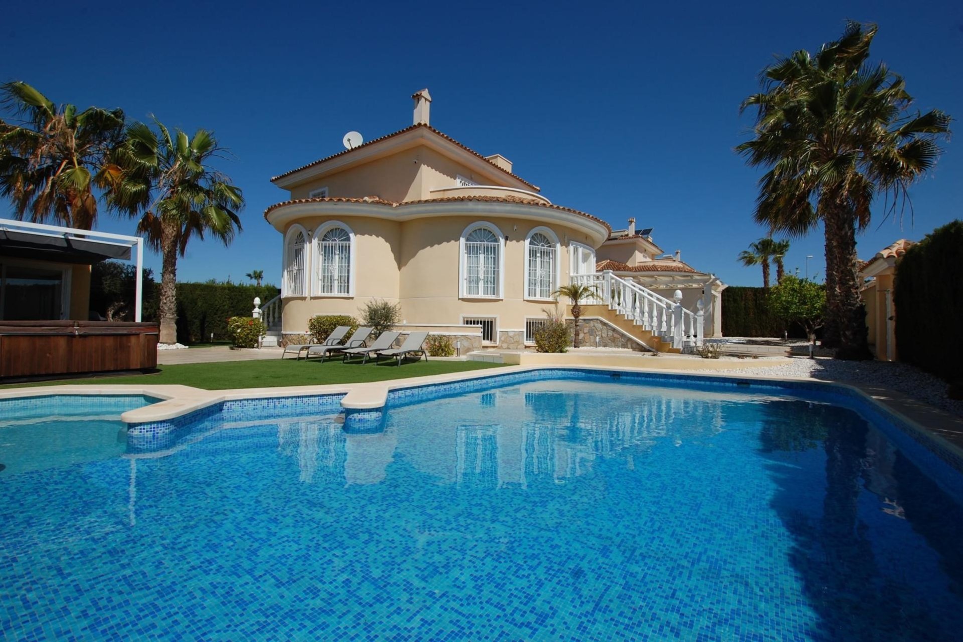 Segunda mano - Villa -
Ciudad Quesada - Costa Blanca