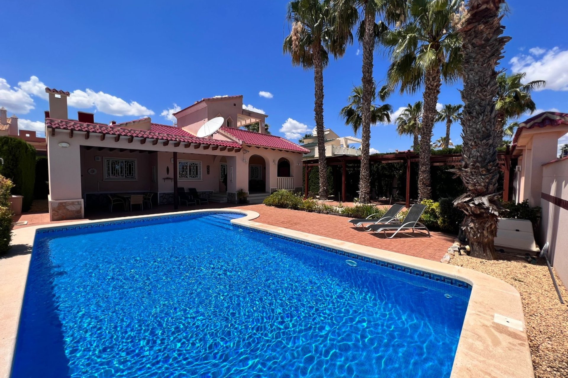 Segunda mano - Villa -
Ciudad Quesada - Costa Blanca