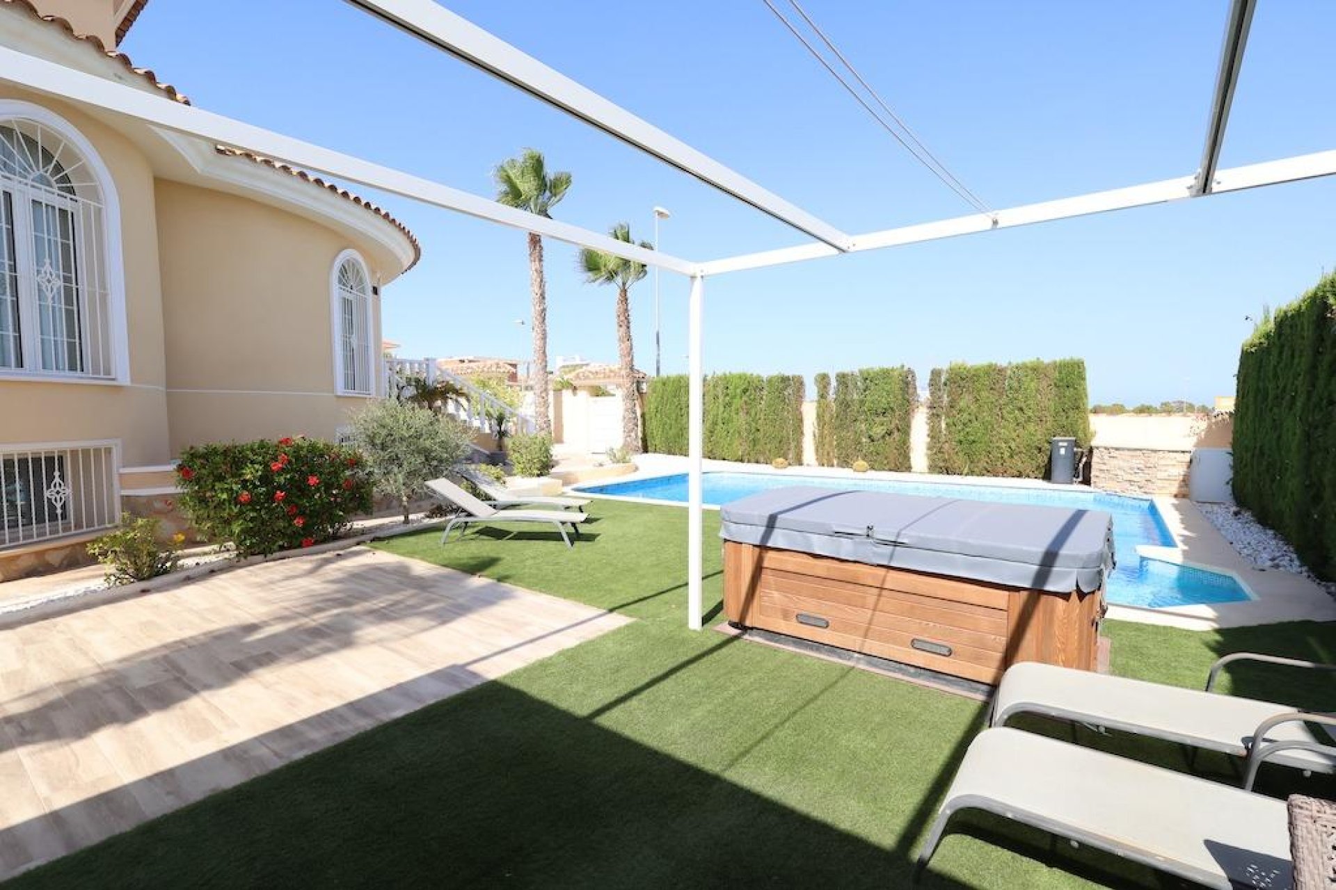 Segunda mano - Villa -
Ciudad Quesada - Costa Blanca