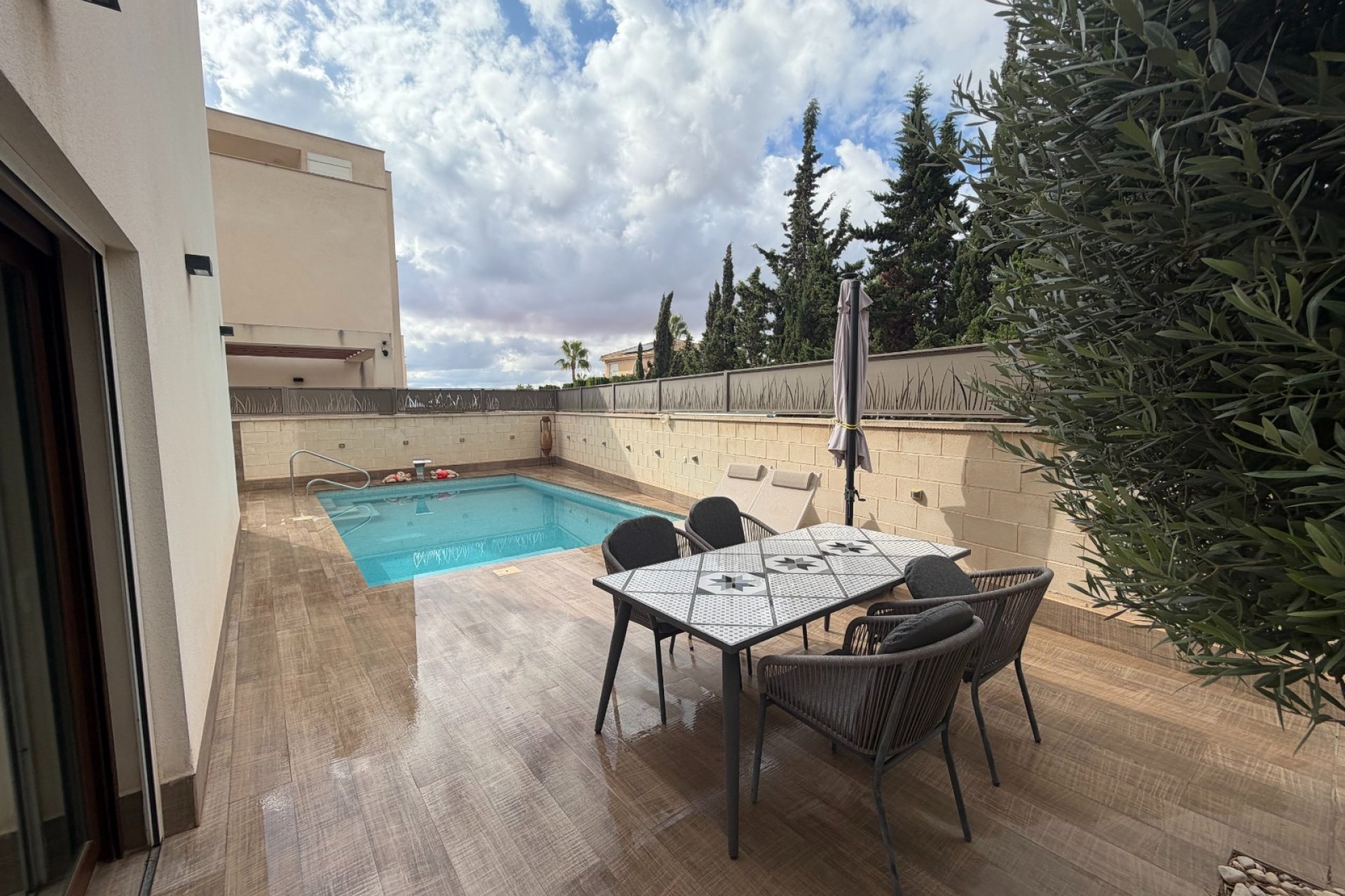 Segunda mano - Villa -
Ciudad Quesada - Costa Blanca