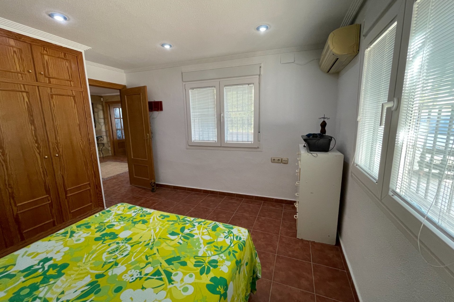 Segunda mano - Villa -
Crevillent - Inland