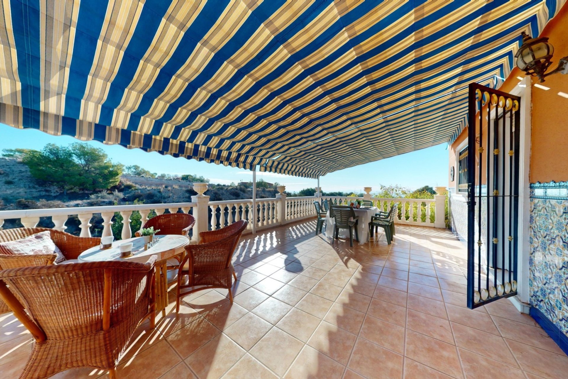 Segunda mano - Villa -
Crevillent - Inland