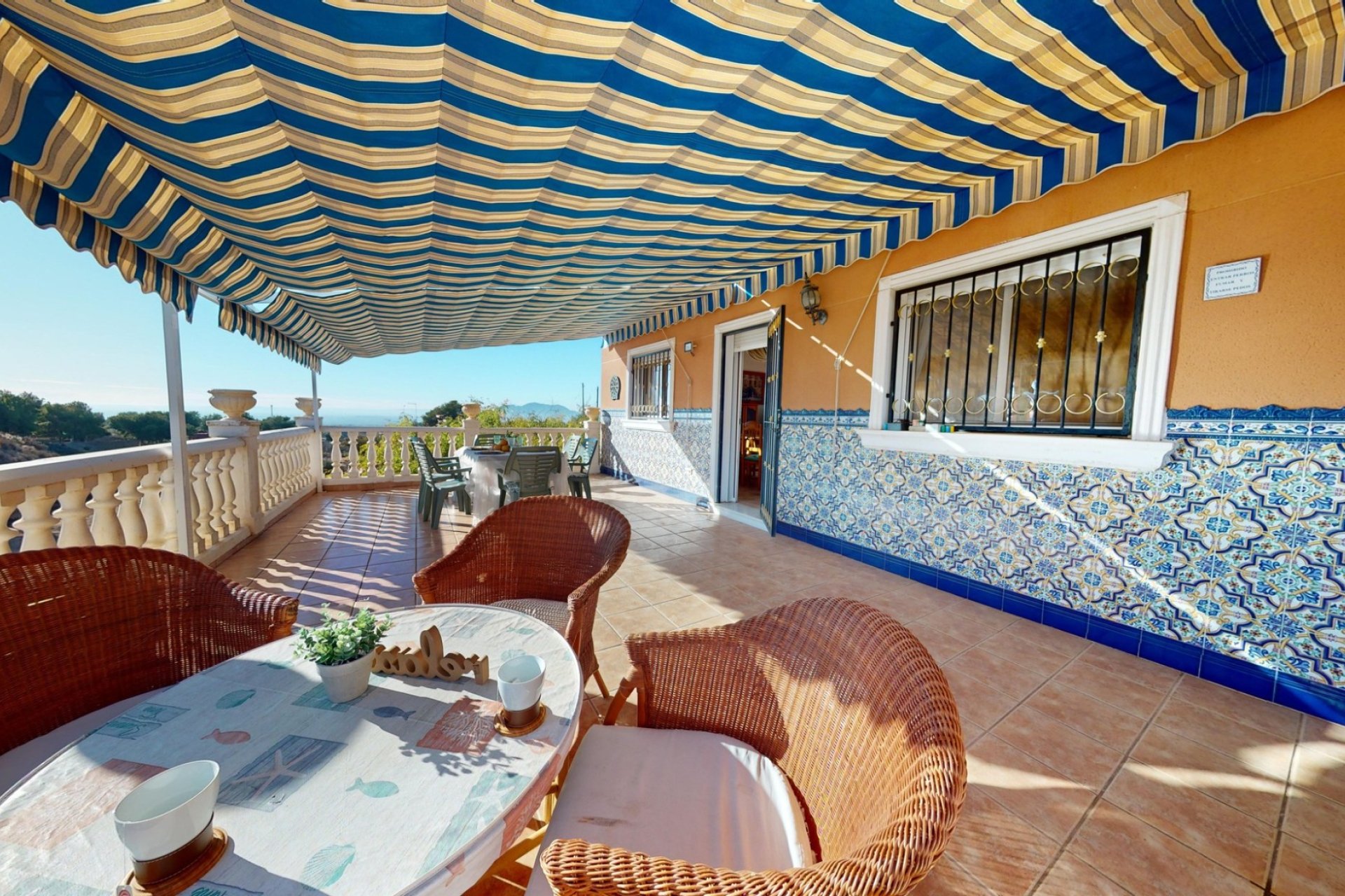 Segunda mano - Villa -
Crevillent - Inland