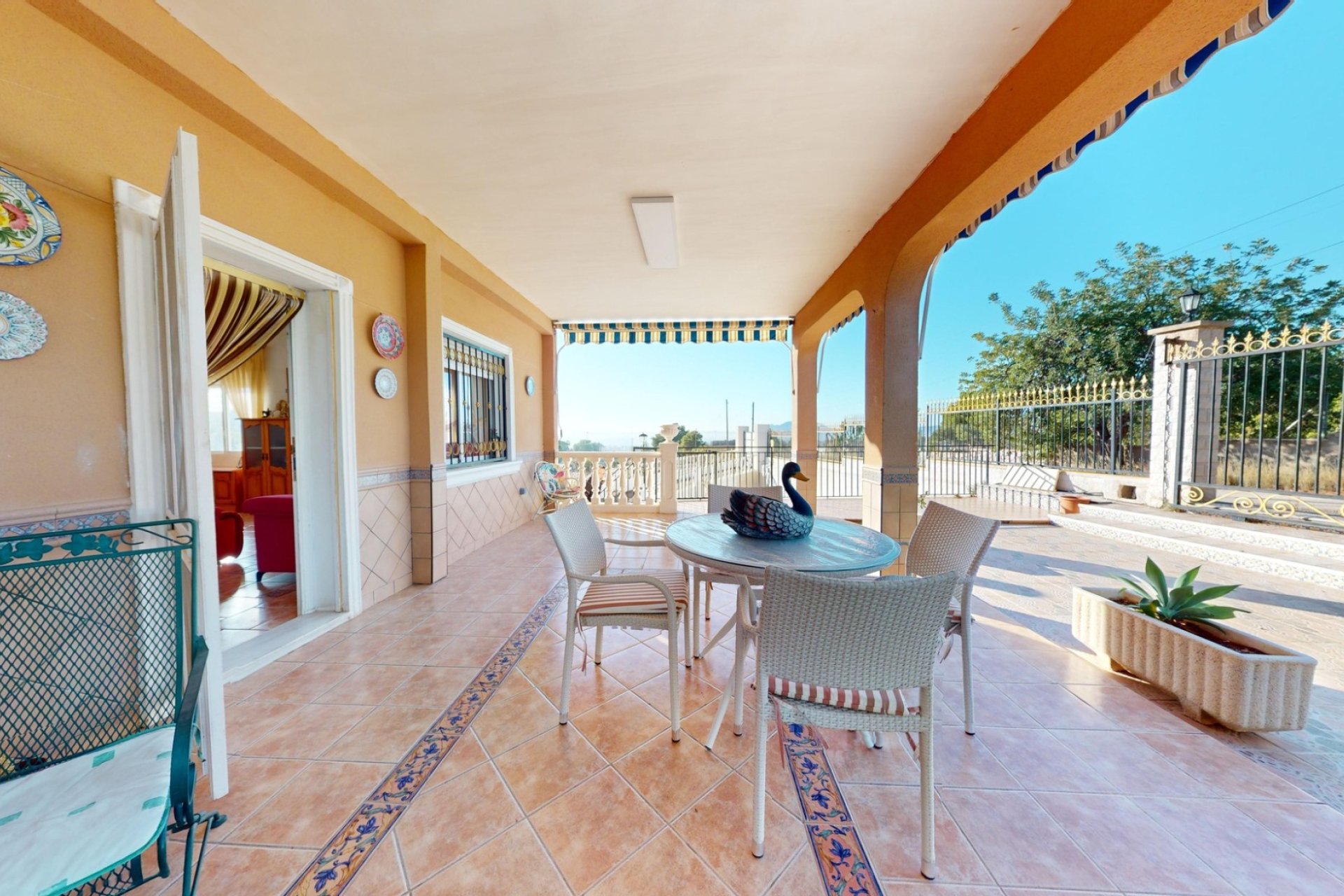 Segunda mano - Villa -
Crevillent - Inland